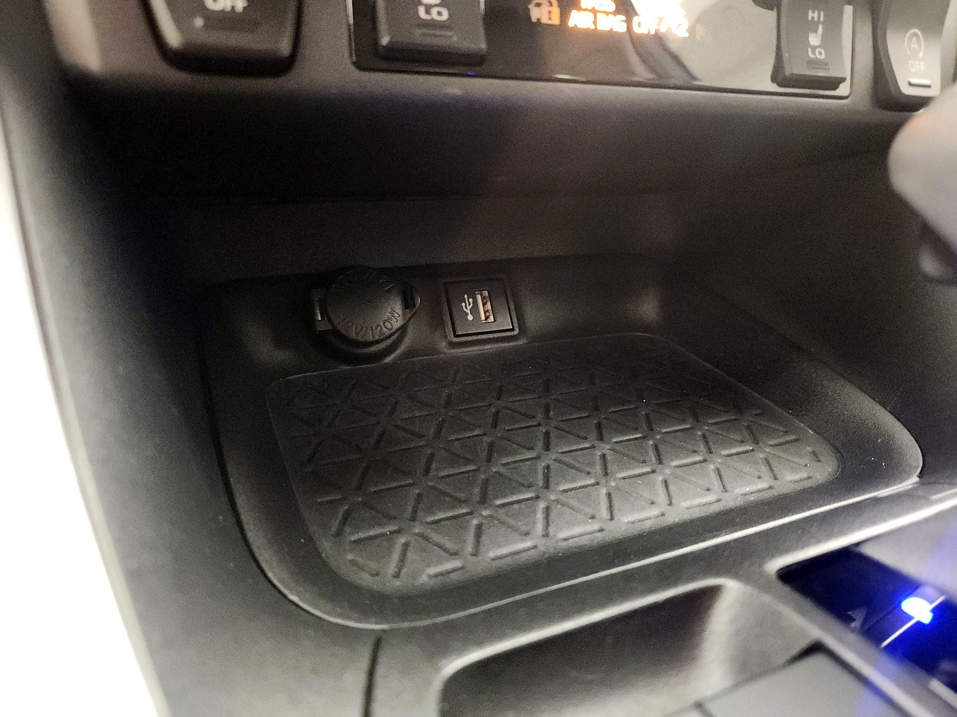 Thumbnail: 2024 Toyota RAV4 - 18