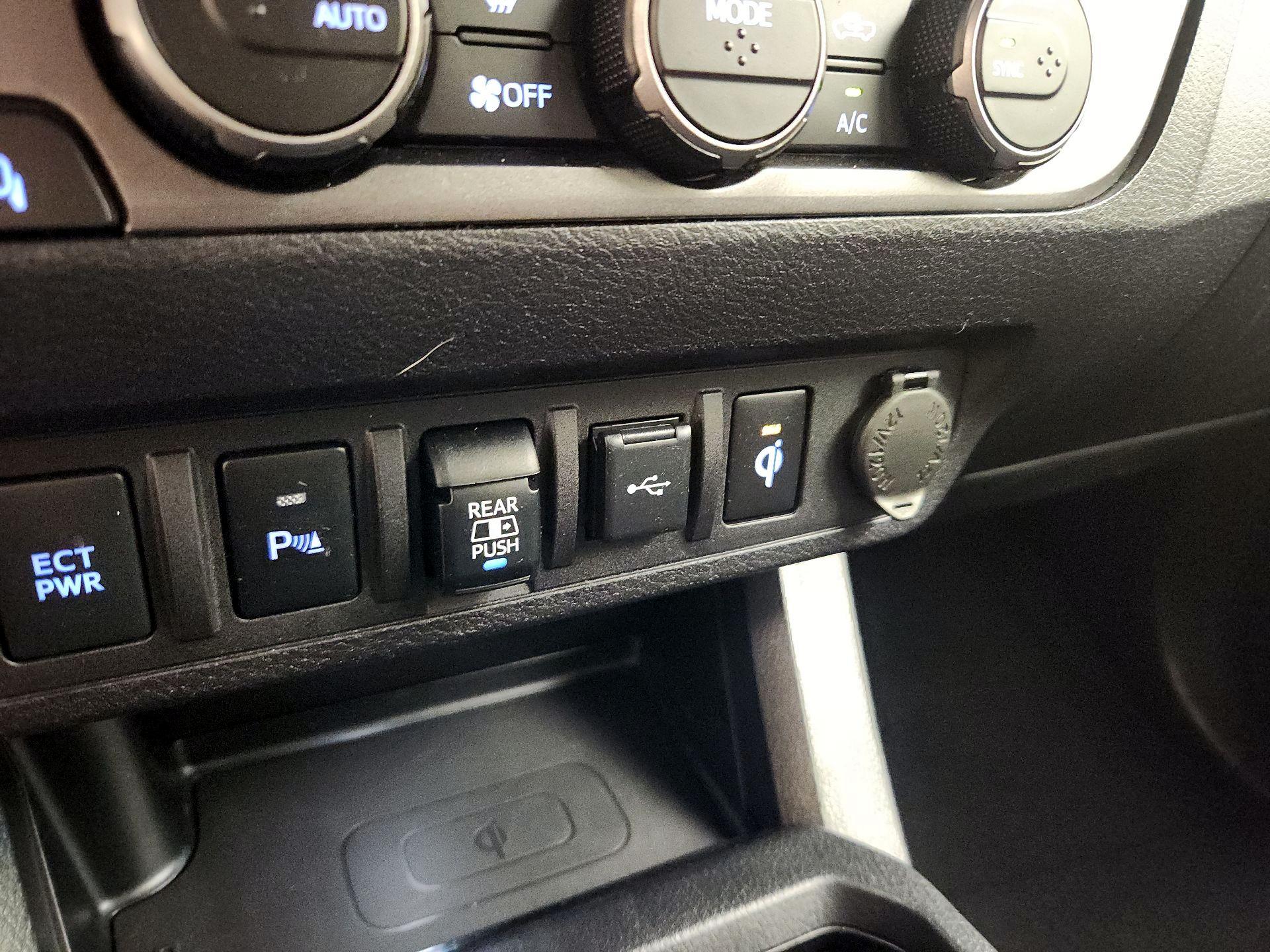 Thumbnail: 2021 Toyota Tacoma - 19