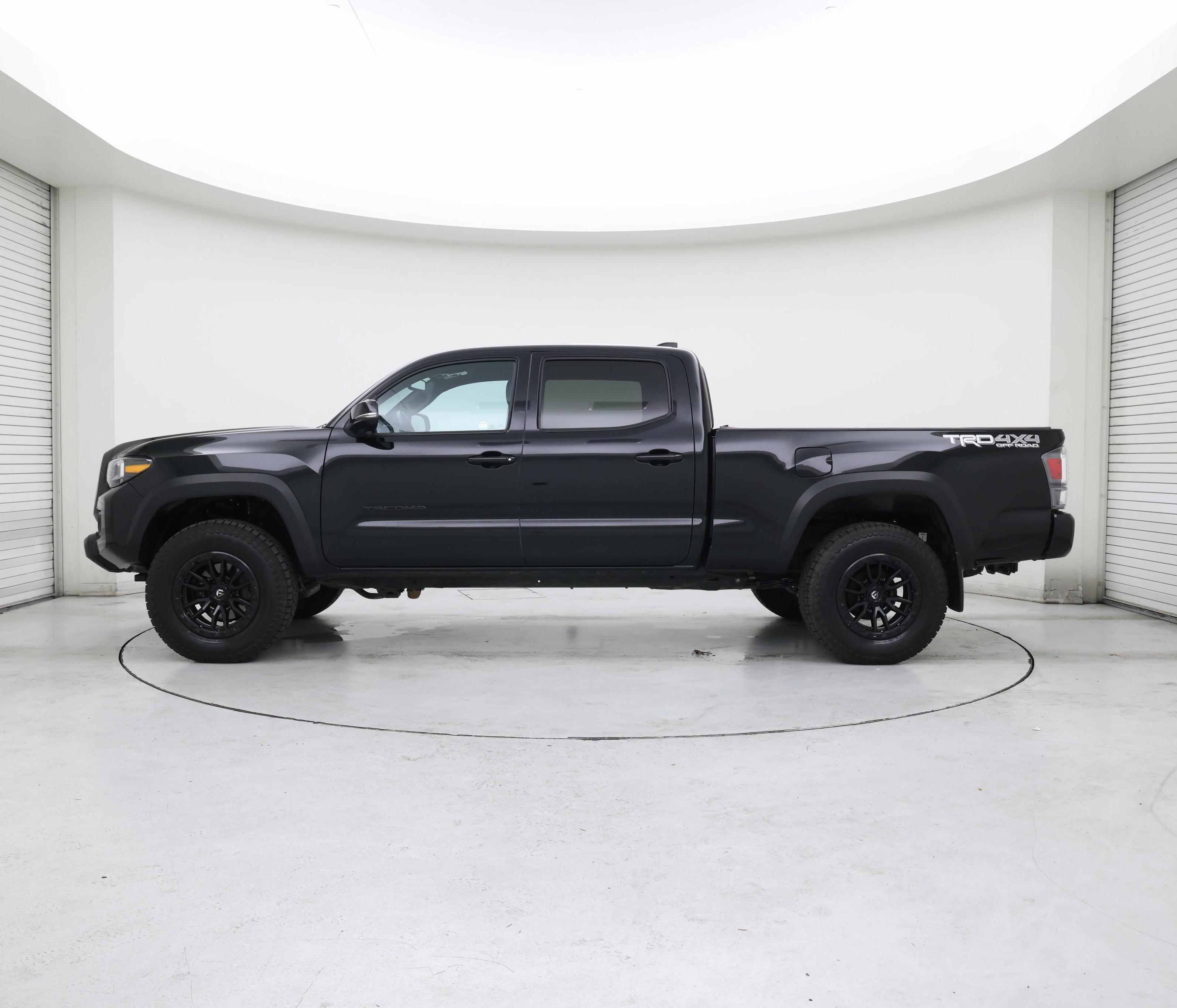 Thumbnail: 2021 Toyota Tacoma - 3