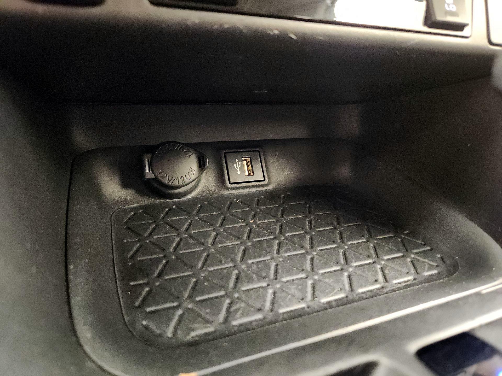 Thumbnail: 2023 Toyota RAV4 - 18