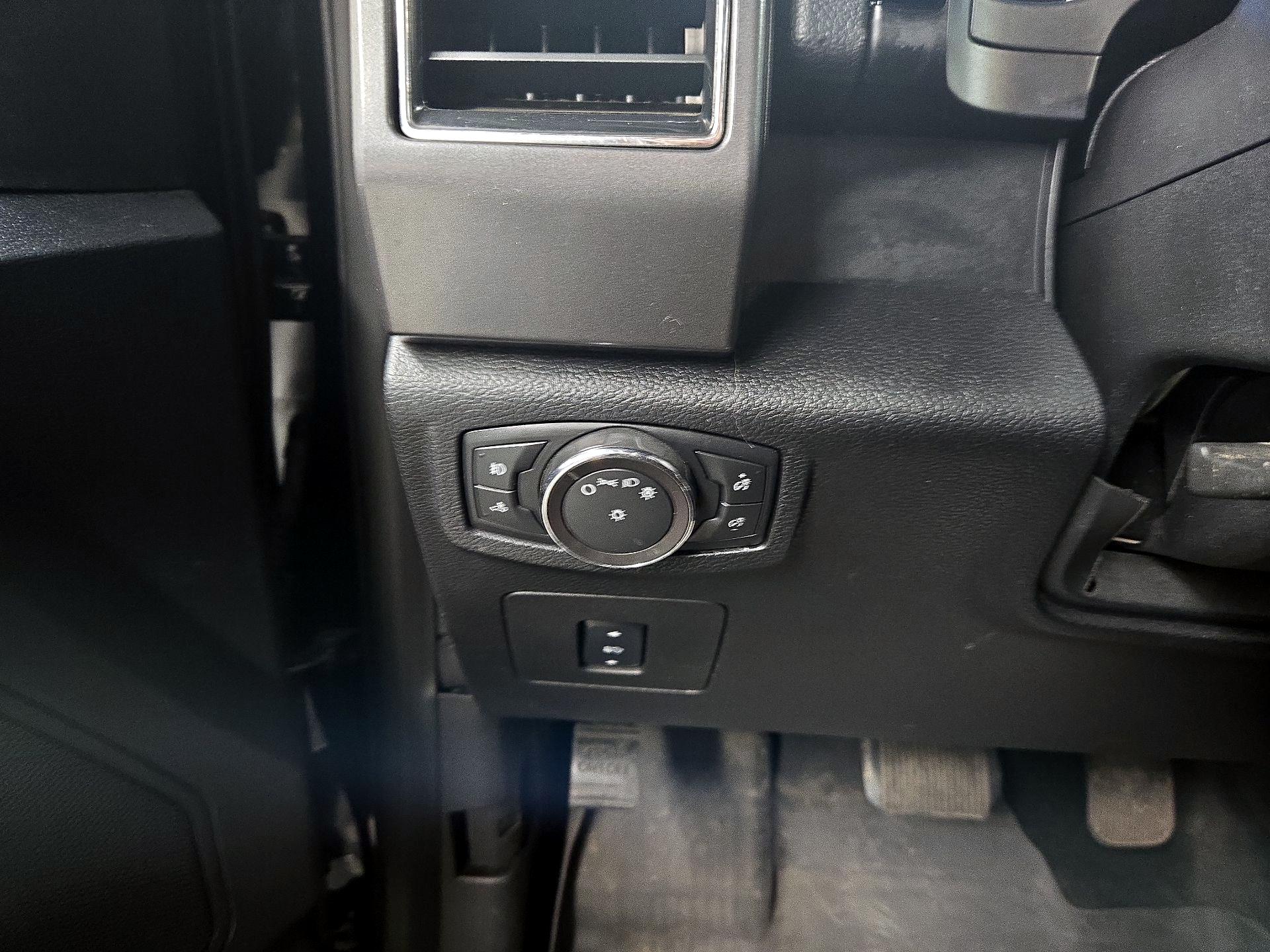 Thumbnail: 2017 Ford F-150 - 13