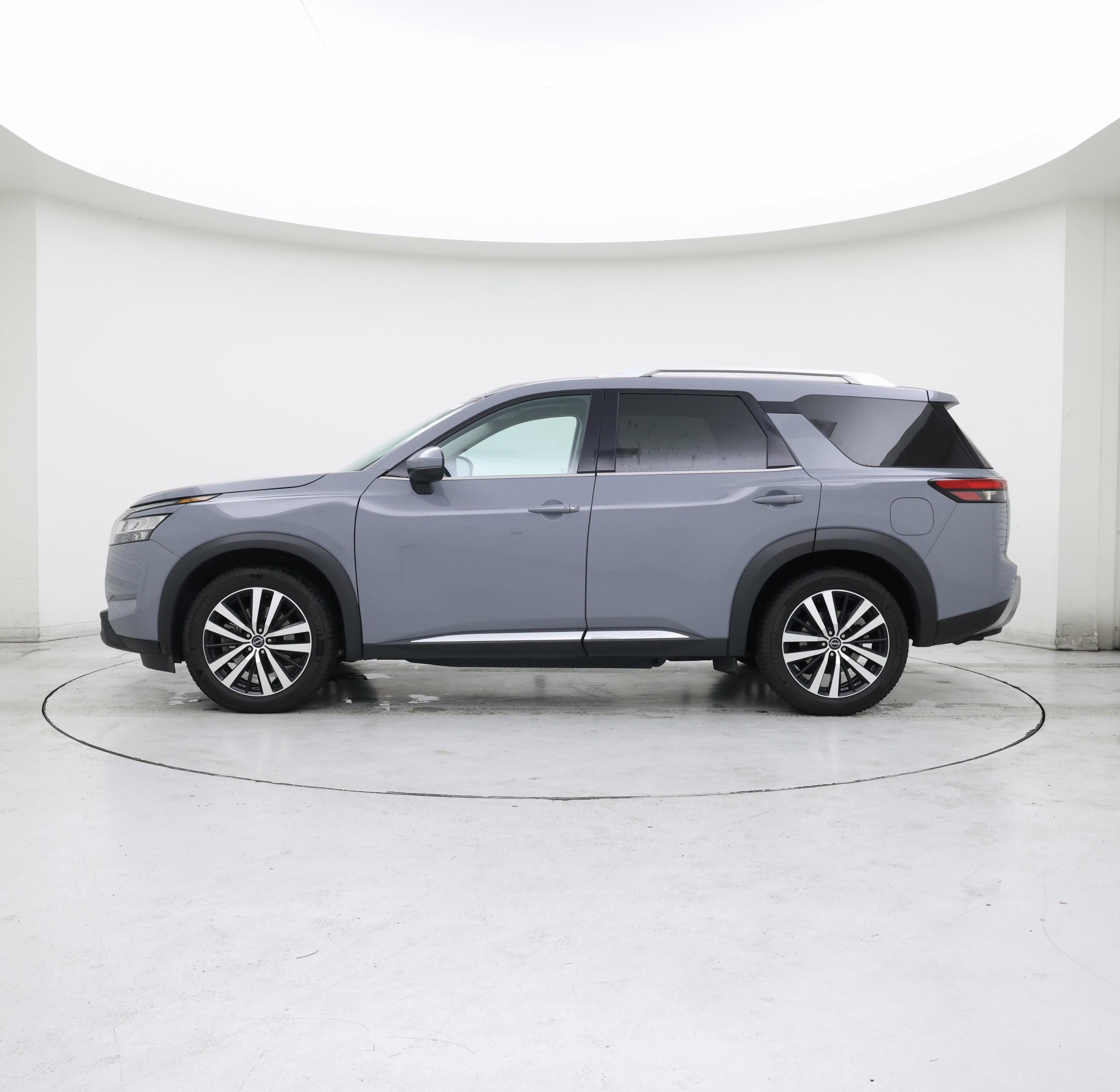 Thumbnail: 2023 Nissan Pathfinder - 3