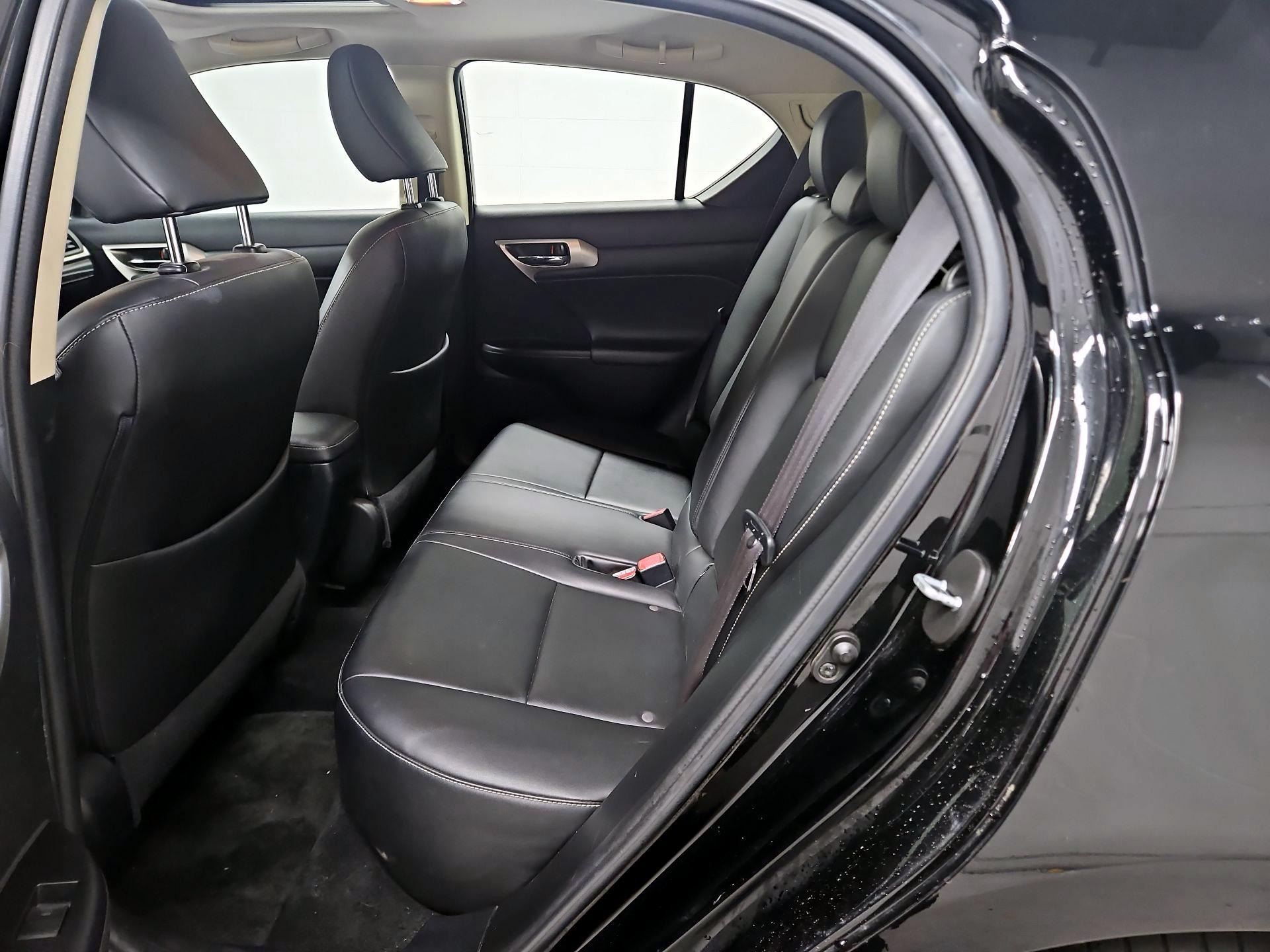 Thumbnail: 2015 Lexus CT - 20