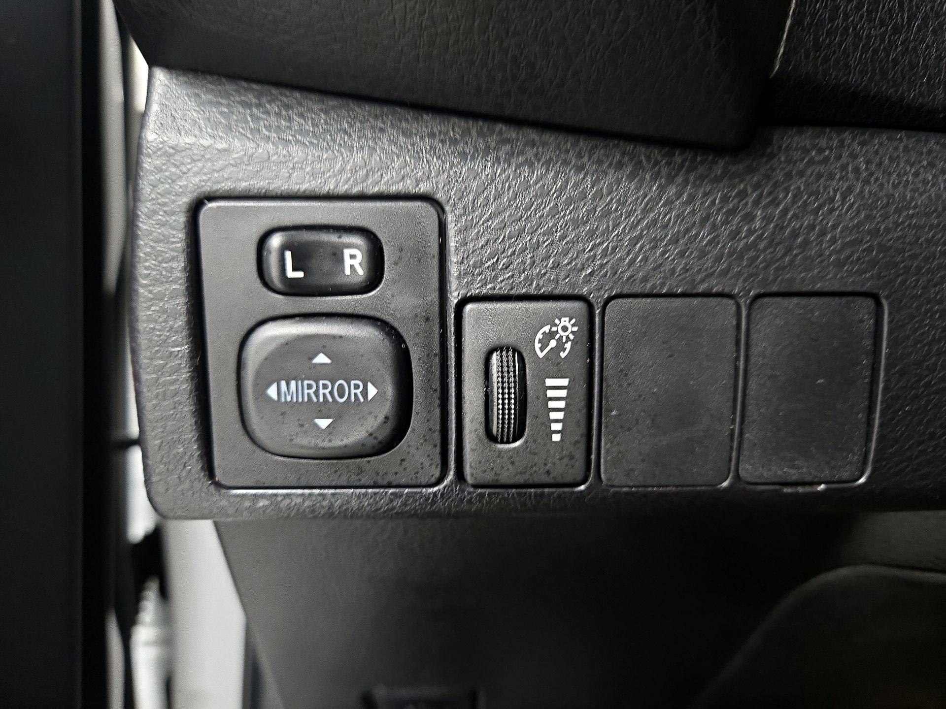 Thumbnail: 2014 Toyota Corolla - 13