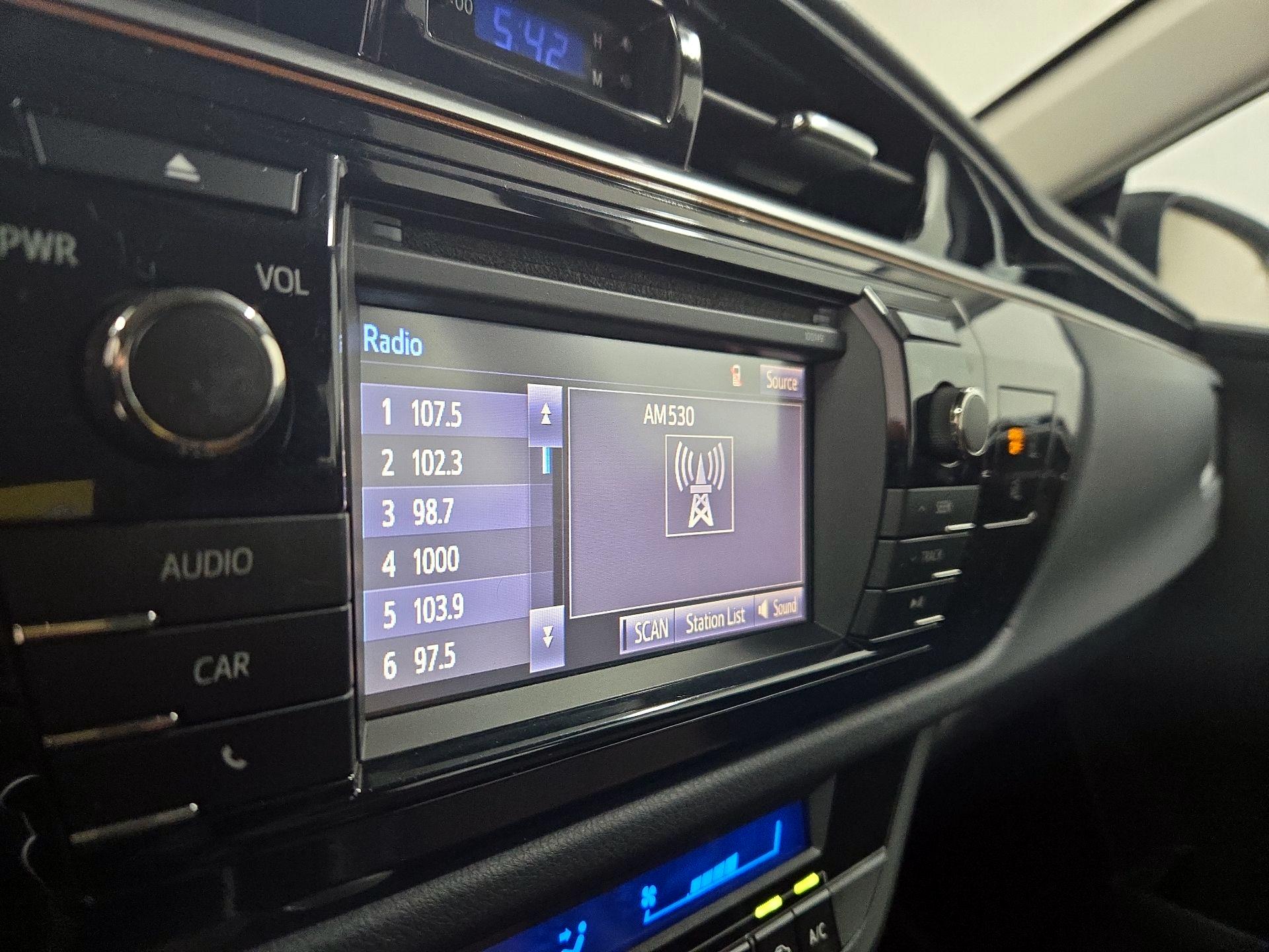 Thumbnail: 2014 Toyota Corolla - 15