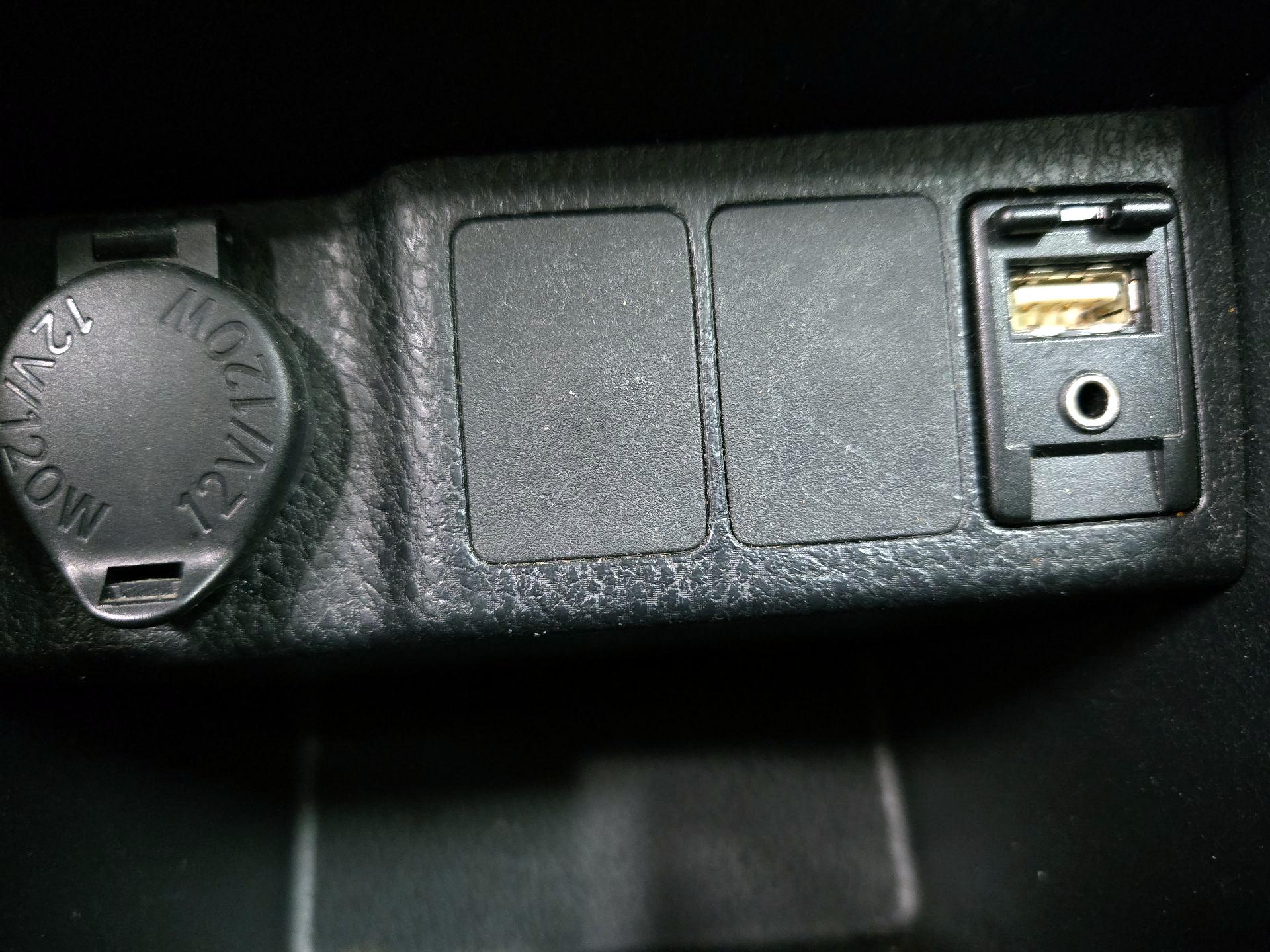 Thumbnail: 2014 Toyota Corolla - 18