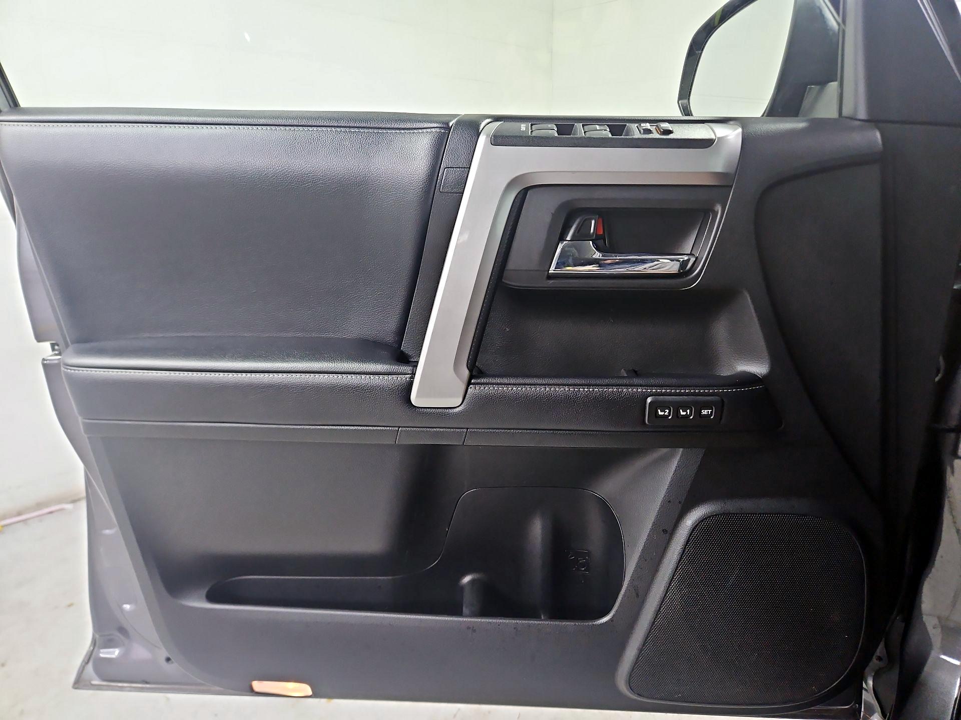 Thumbnail: 2019 Toyota 4Runner - 12