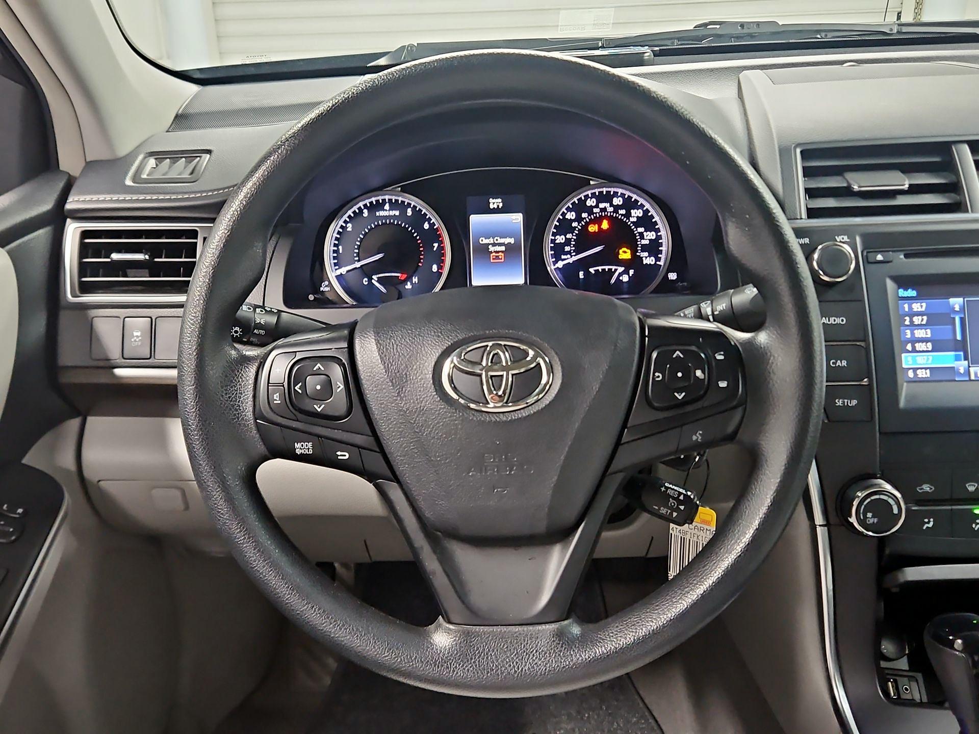 Thumbnail: 2016 Toyota Camry - 10