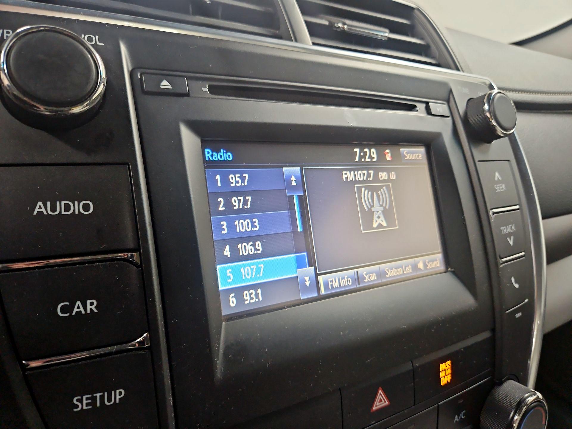 Thumbnail: 2016 Toyota Camry - 15