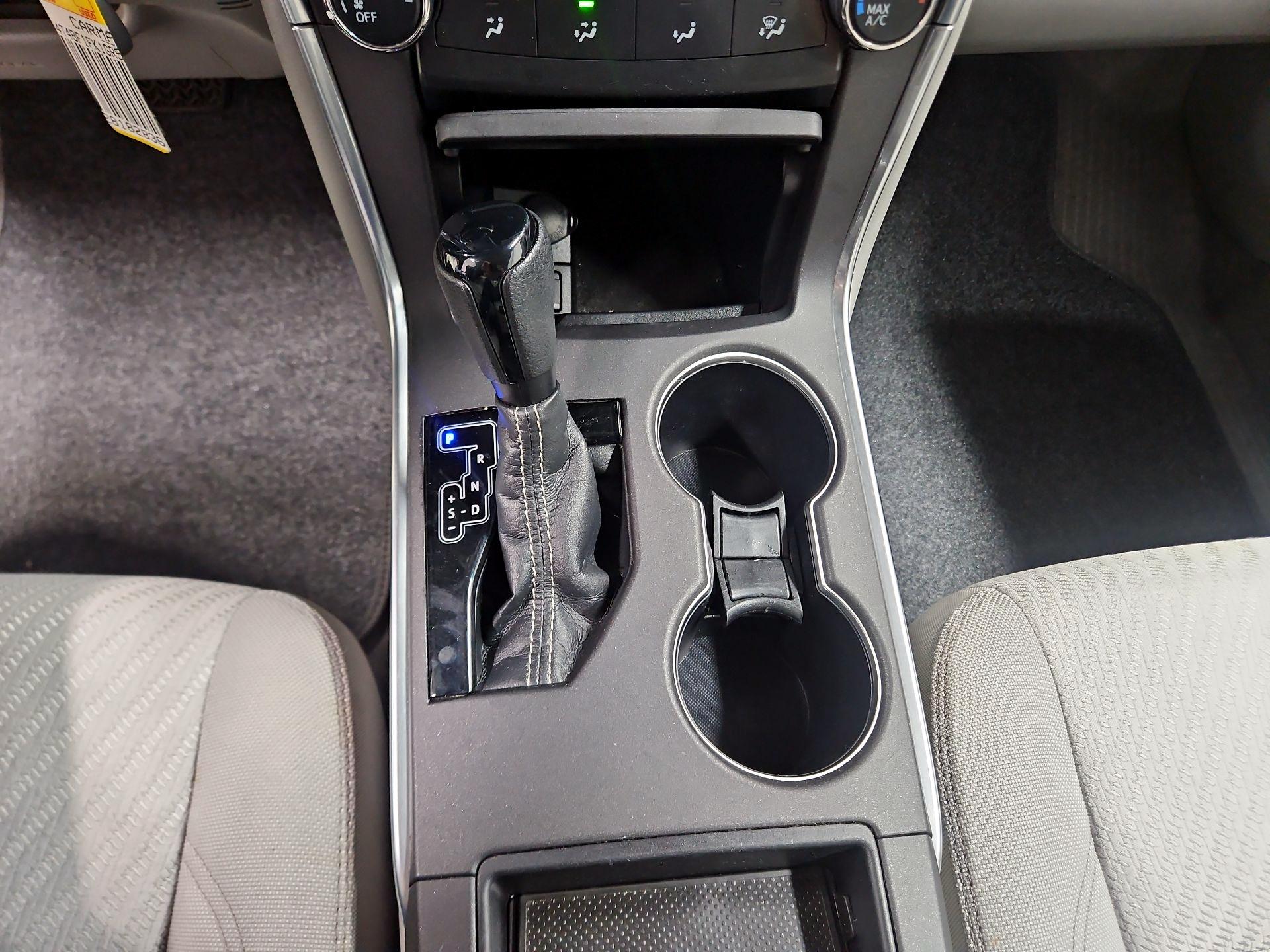 Thumbnail: 2016 Toyota Camry - 17