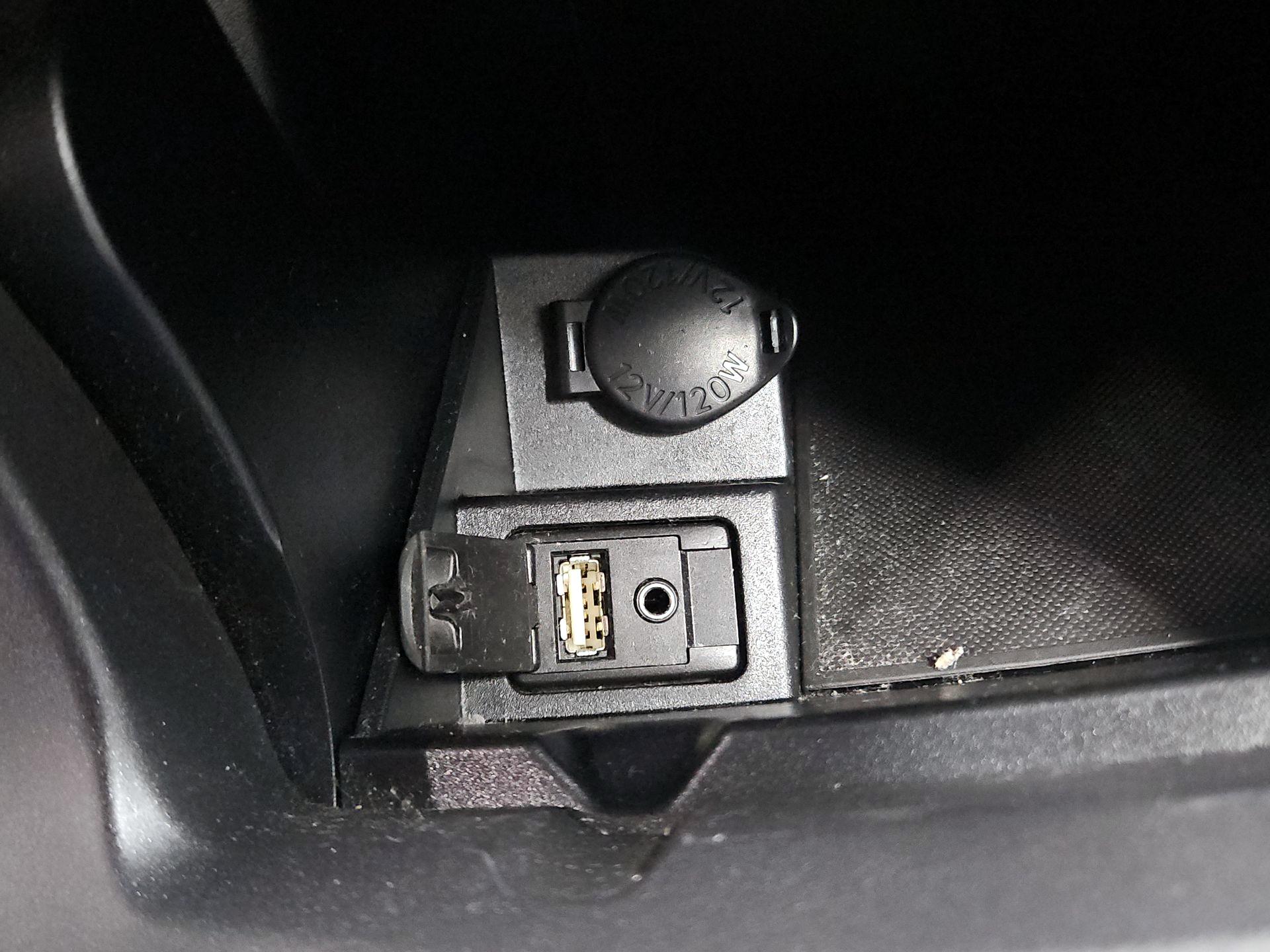 Thumbnail: 2016 Toyota Camry - 18