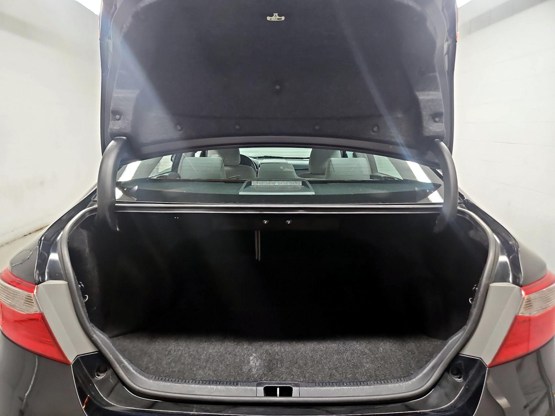 Thumbnail: 2016 Toyota Camry - 20