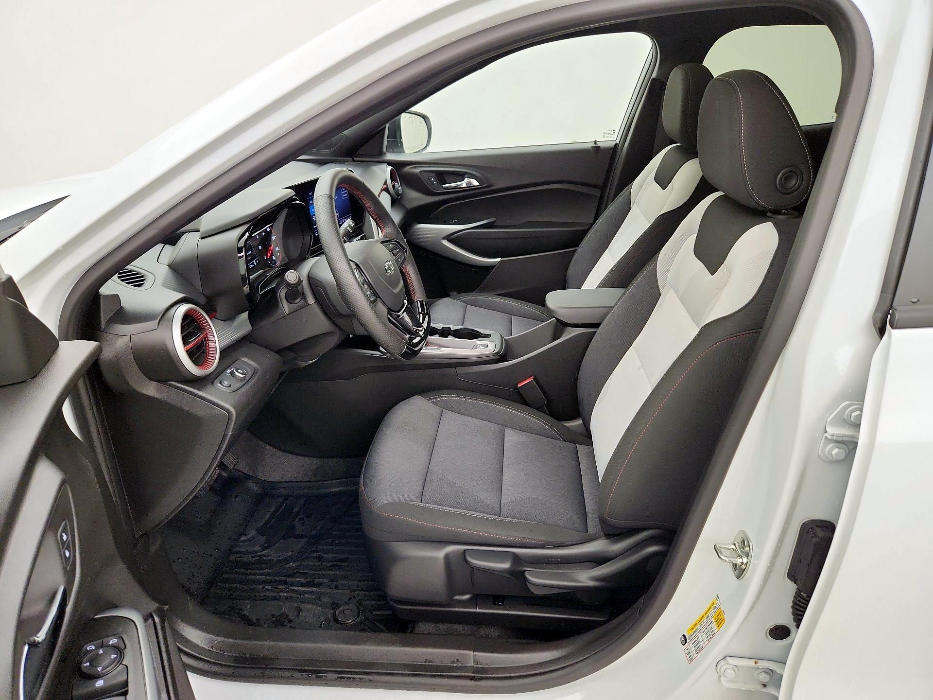 Thumbnail: 2025 Chevrolet Trax - 11