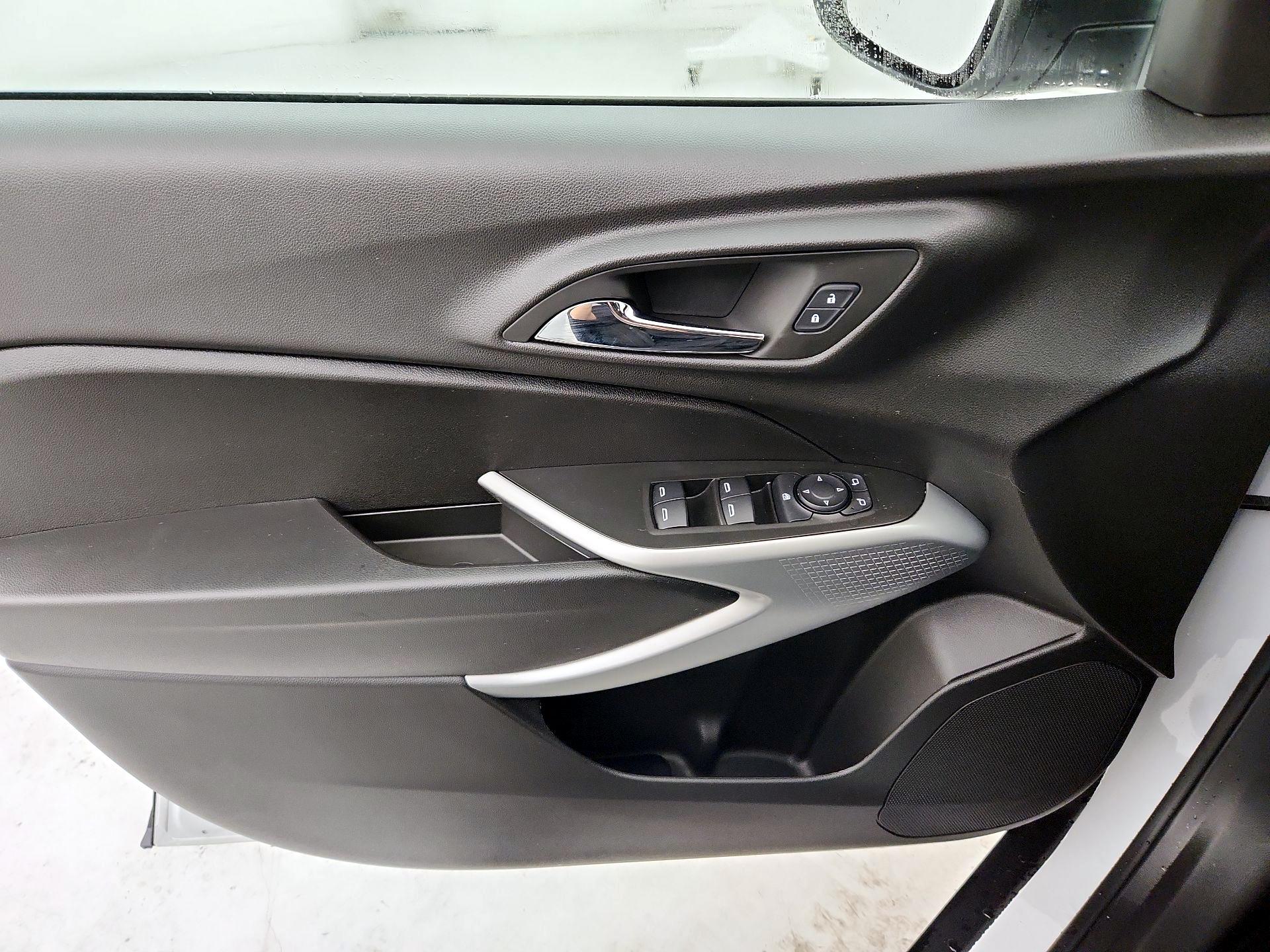 Thumbnail: 2025 Chevrolet Trax - 12