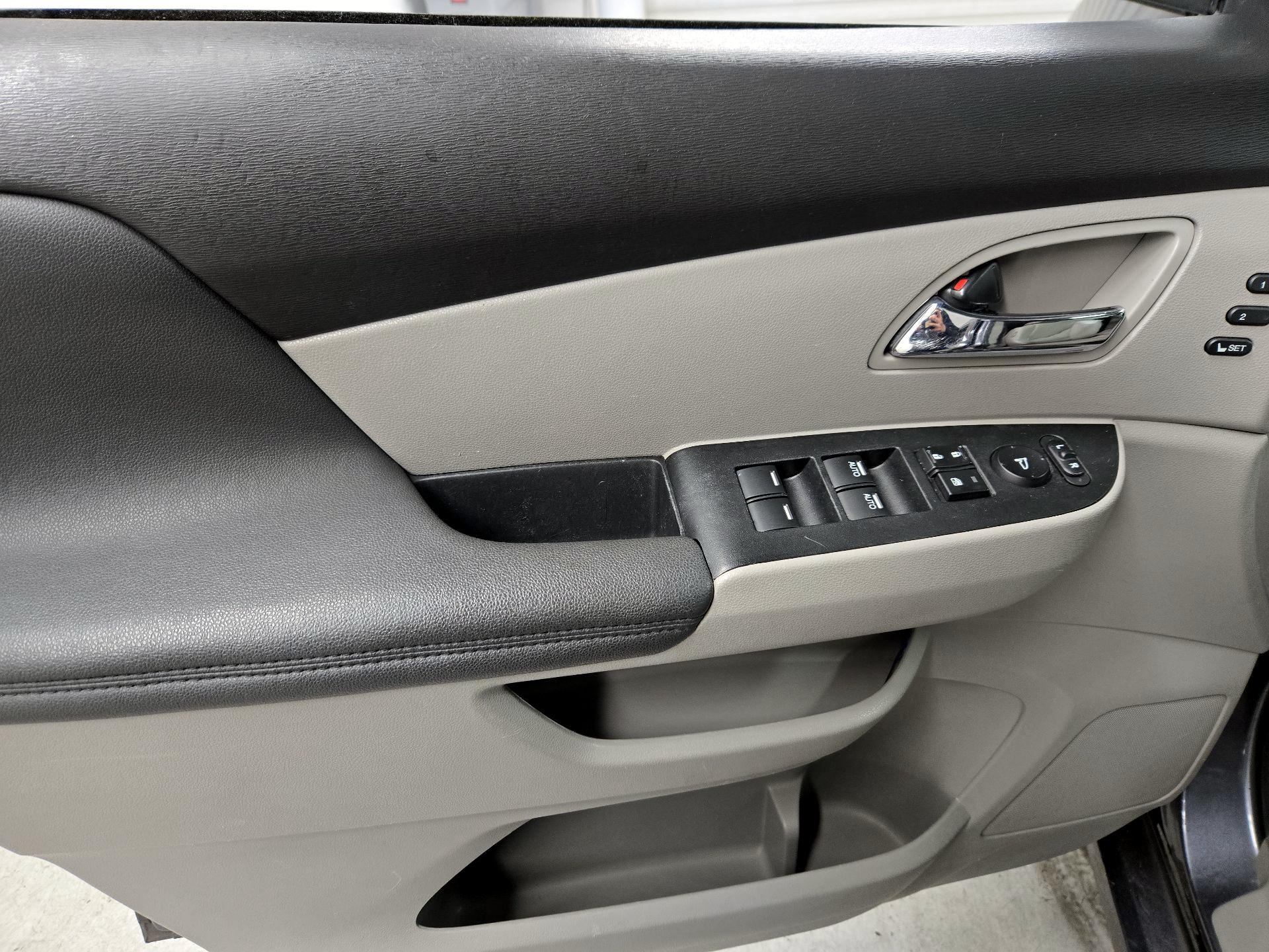 Thumbnail: 2014 Honda Odyssey - 12