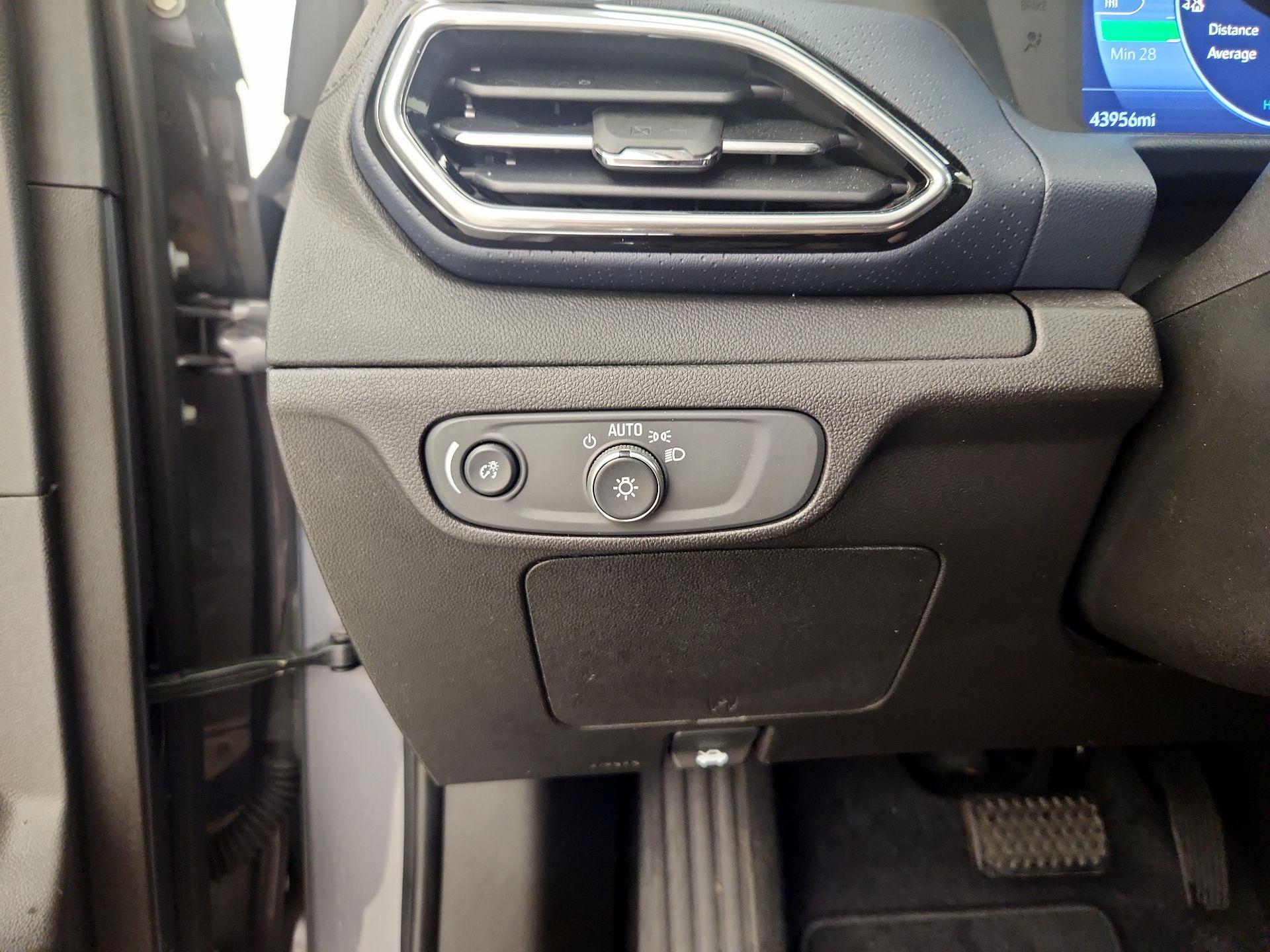 Thumbnail: 2023 Chevrolet Bolt EUV - 13