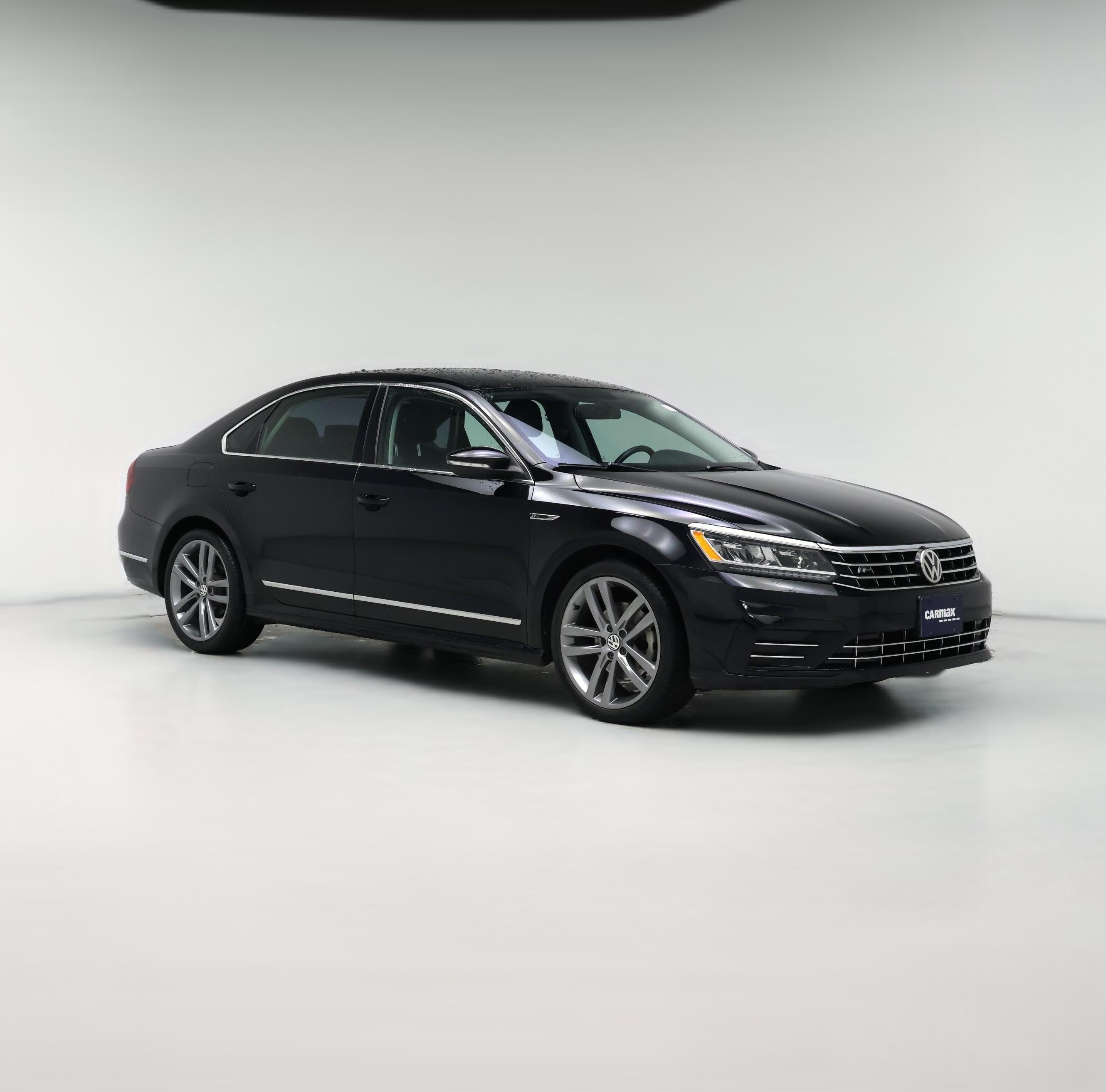 Thumbnail: 2017 Volkswagen Passat - 1