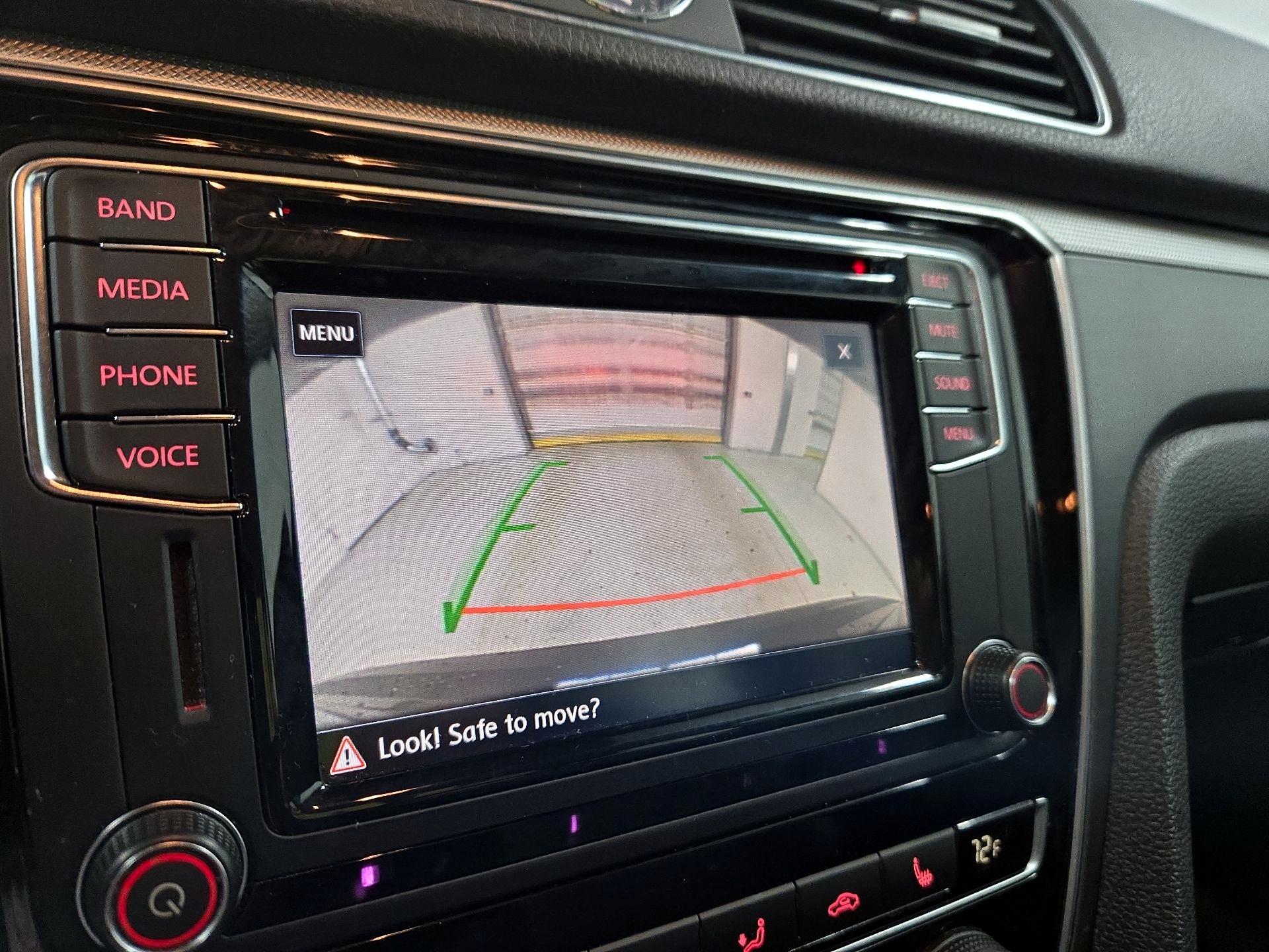 Thumbnail: 2017 Volkswagen Passat - 14