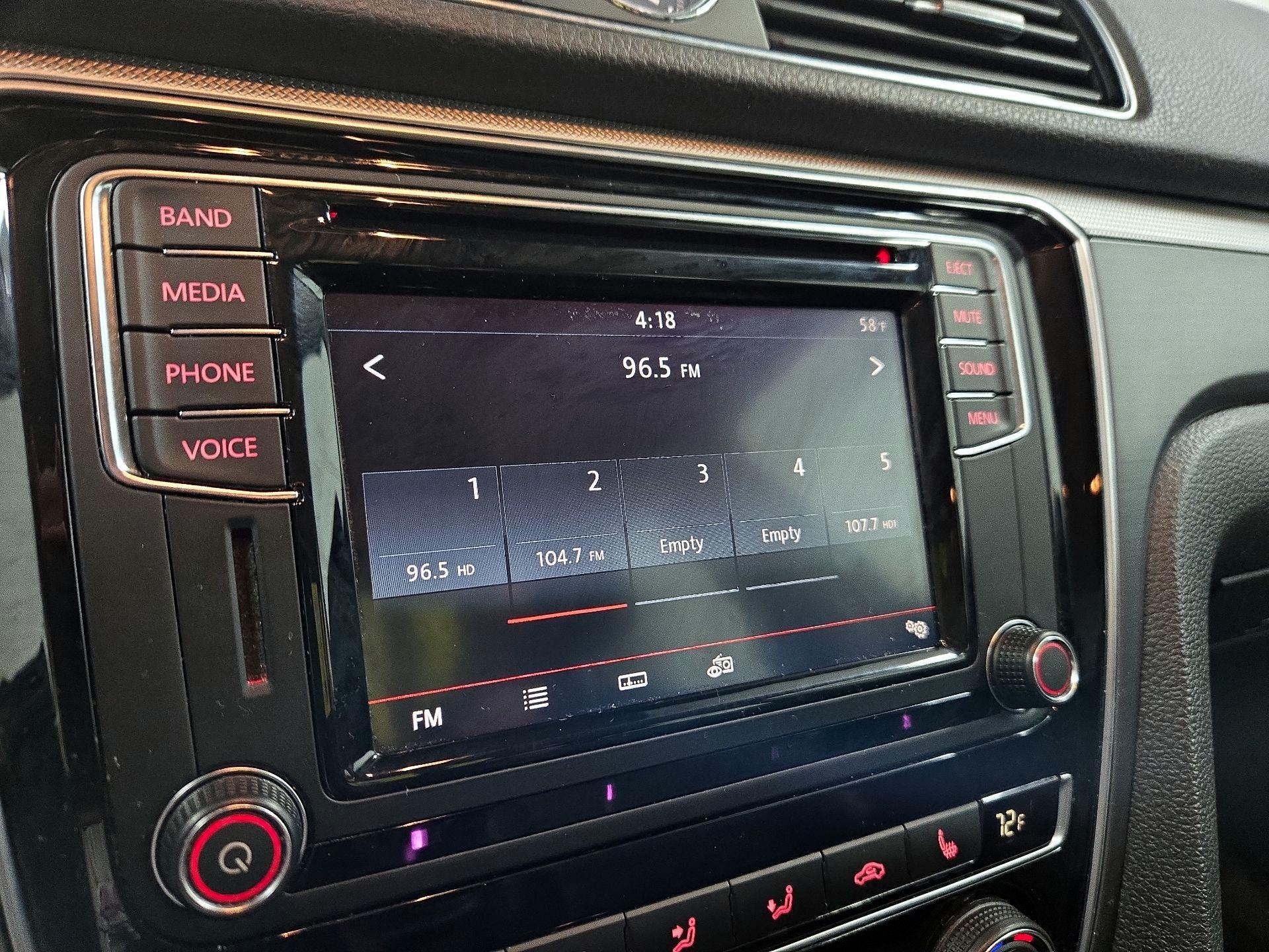 Thumbnail: 2017 Volkswagen Passat - 15