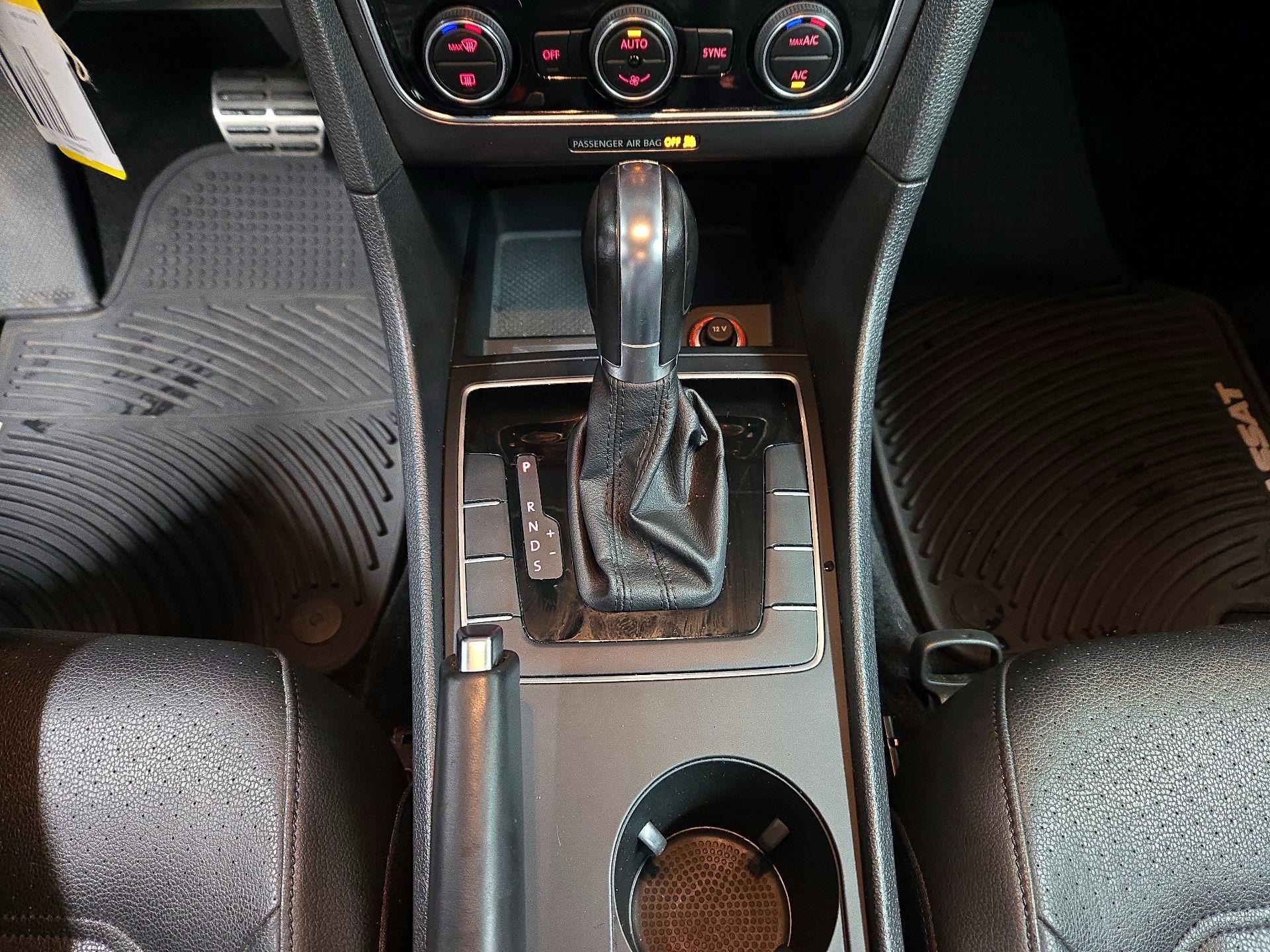 Thumbnail: 2017 Volkswagen Passat - 17