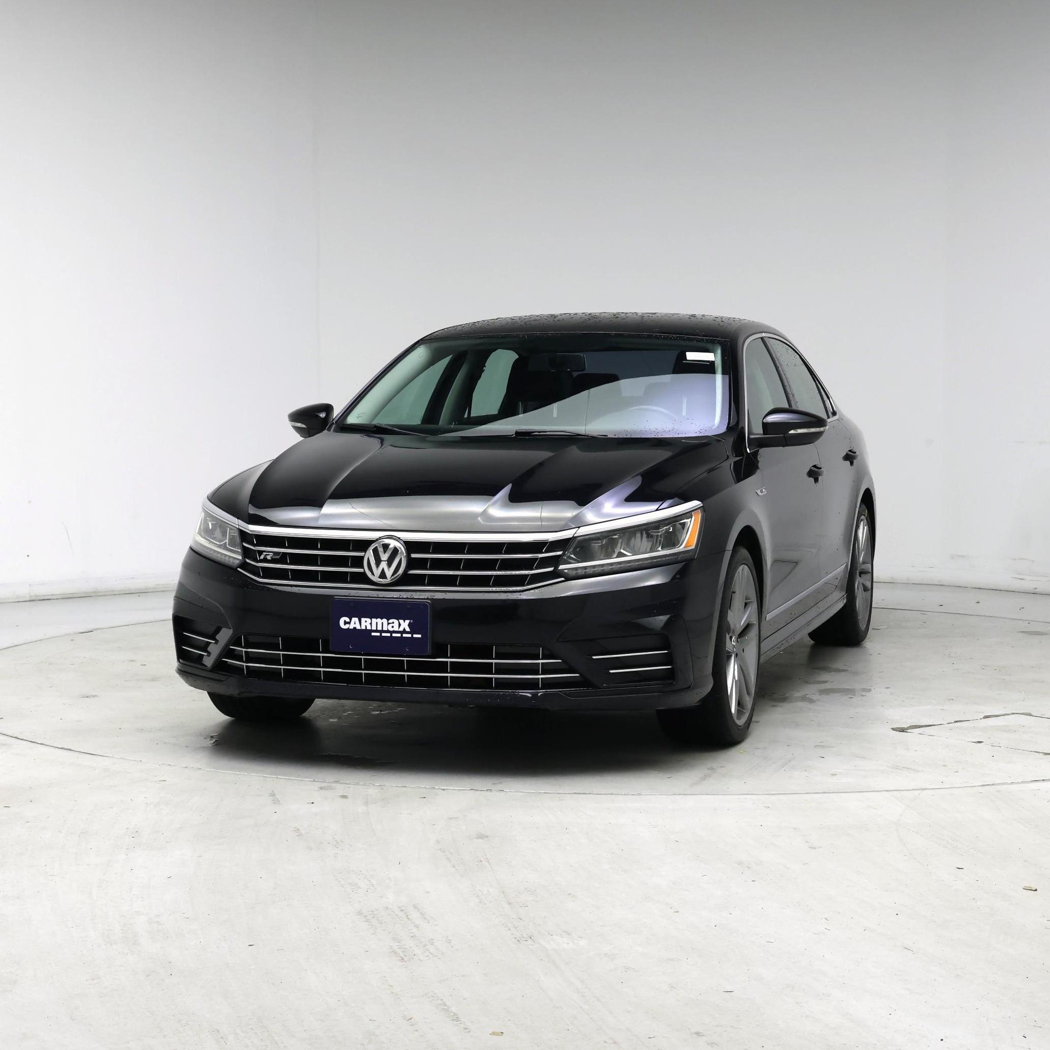 Thumbnail: 2017 Volkswagen Passat - 4