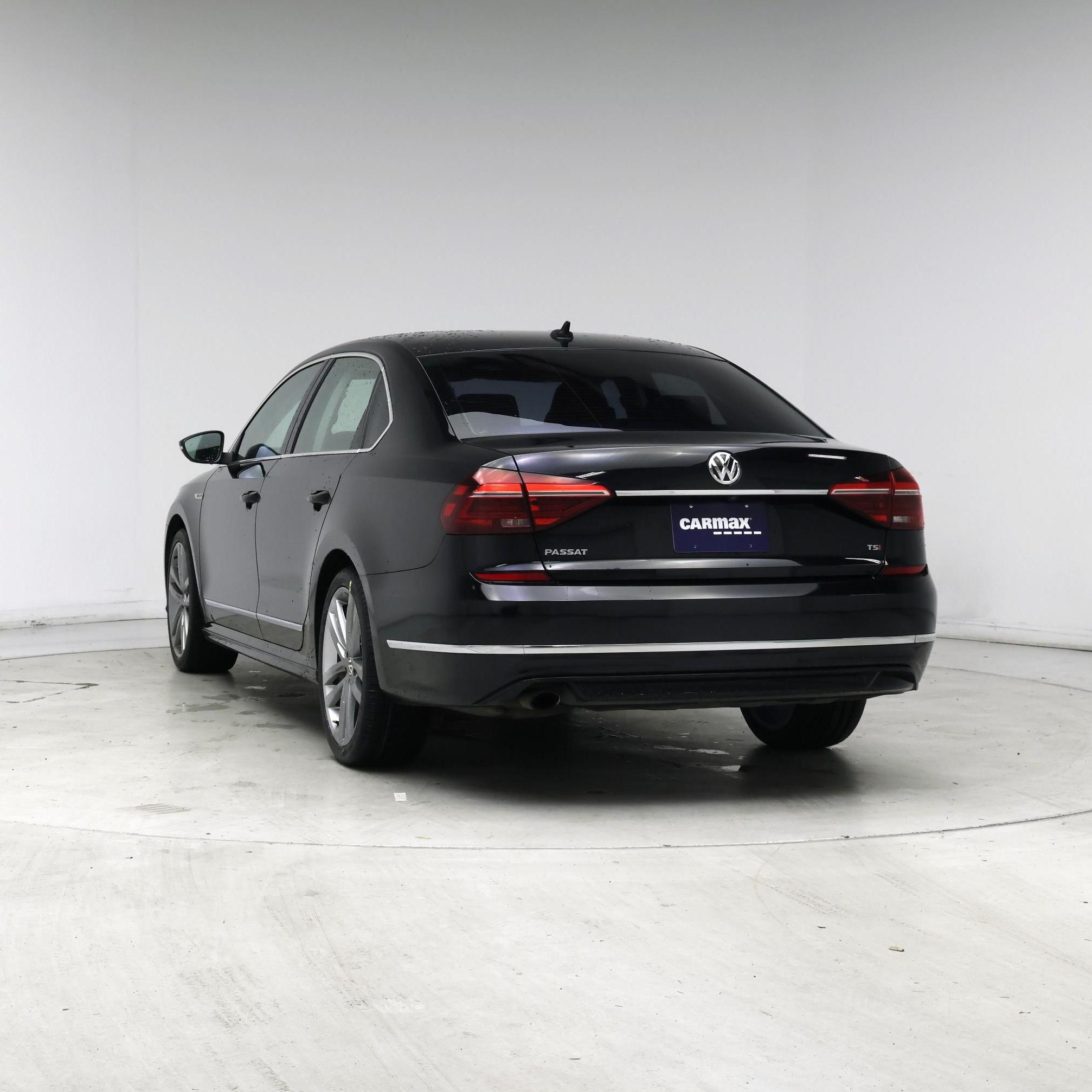 Thumbnail: 2017 Volkswagen Passat - 6