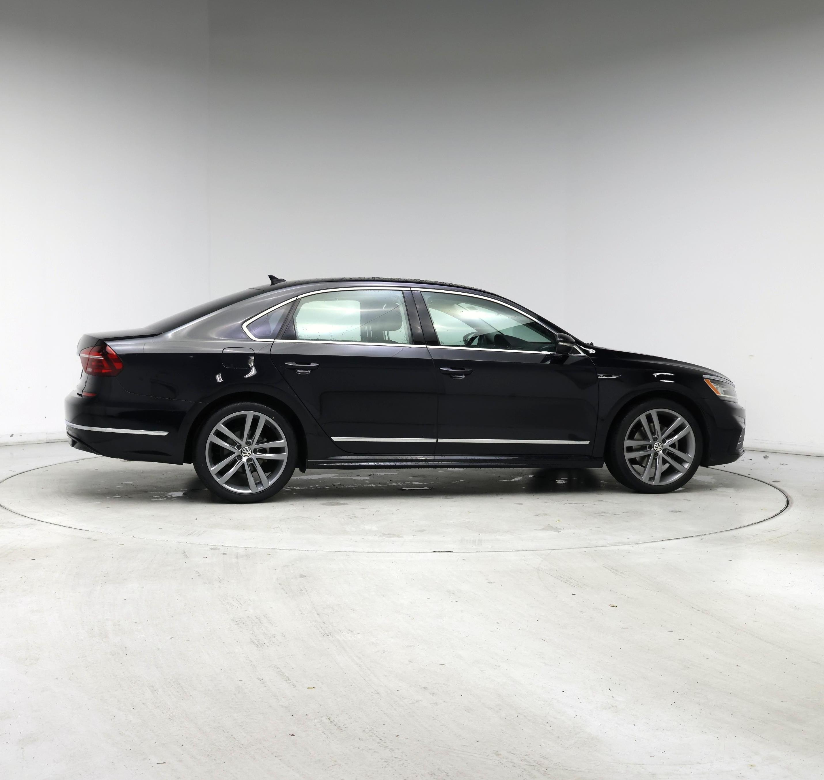 Thumbnail: 2017 Volkswagen Passat - 7
