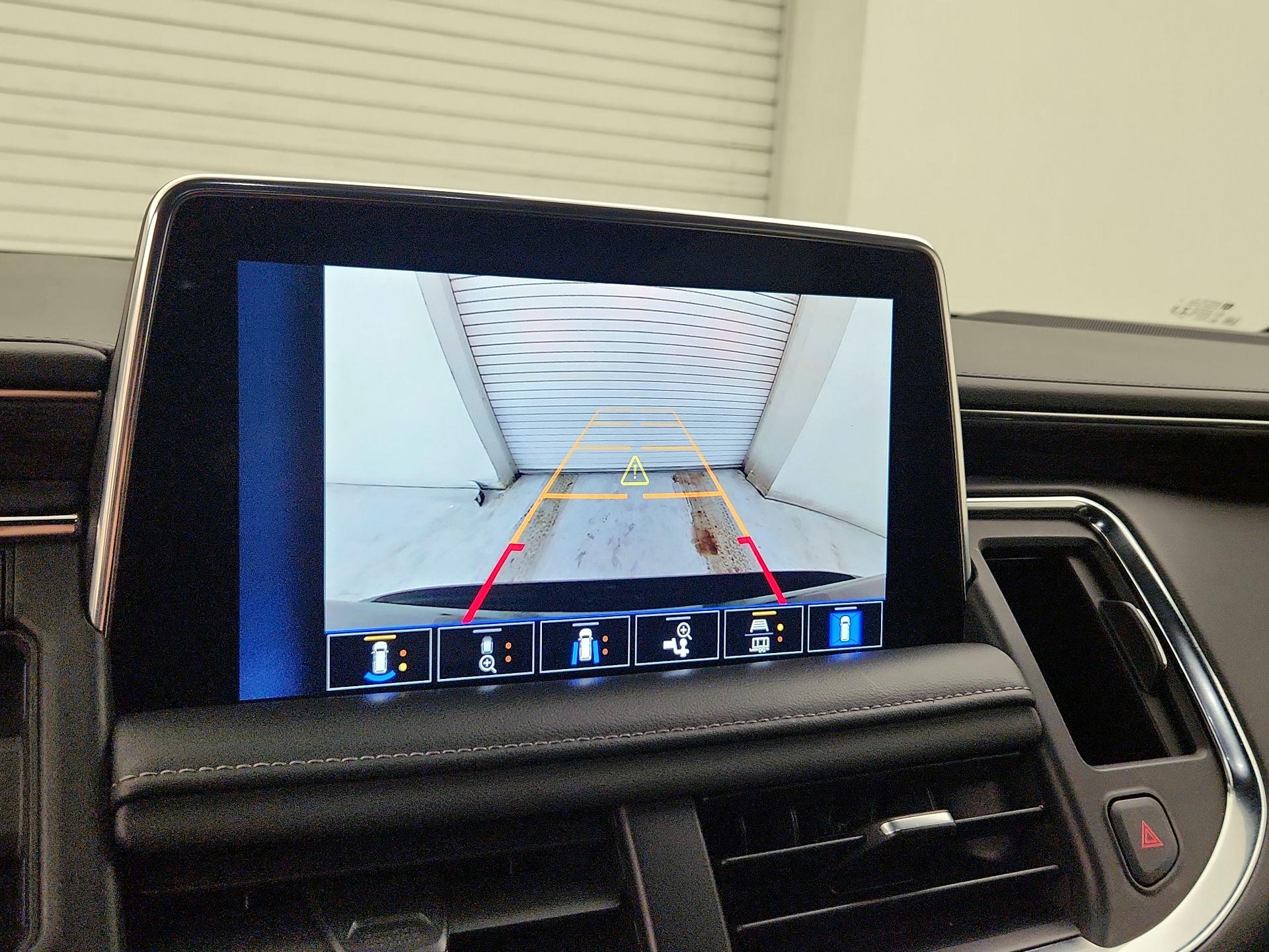 Thumbnail: 2022 Chevrolet Suburban - 14