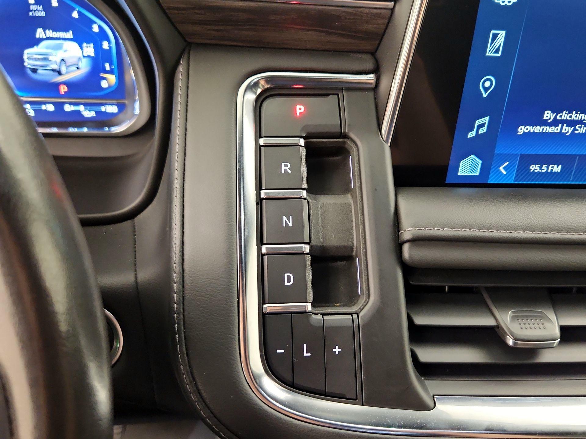 Thumbnail: 2022 Chevrolet Suburban - 17