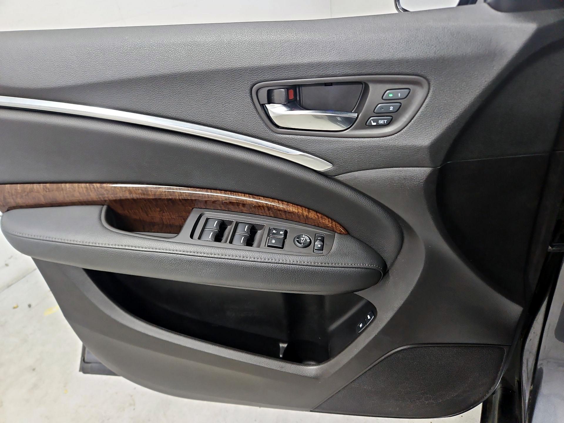 Thumbnail: 2017 Acura MDX - 12