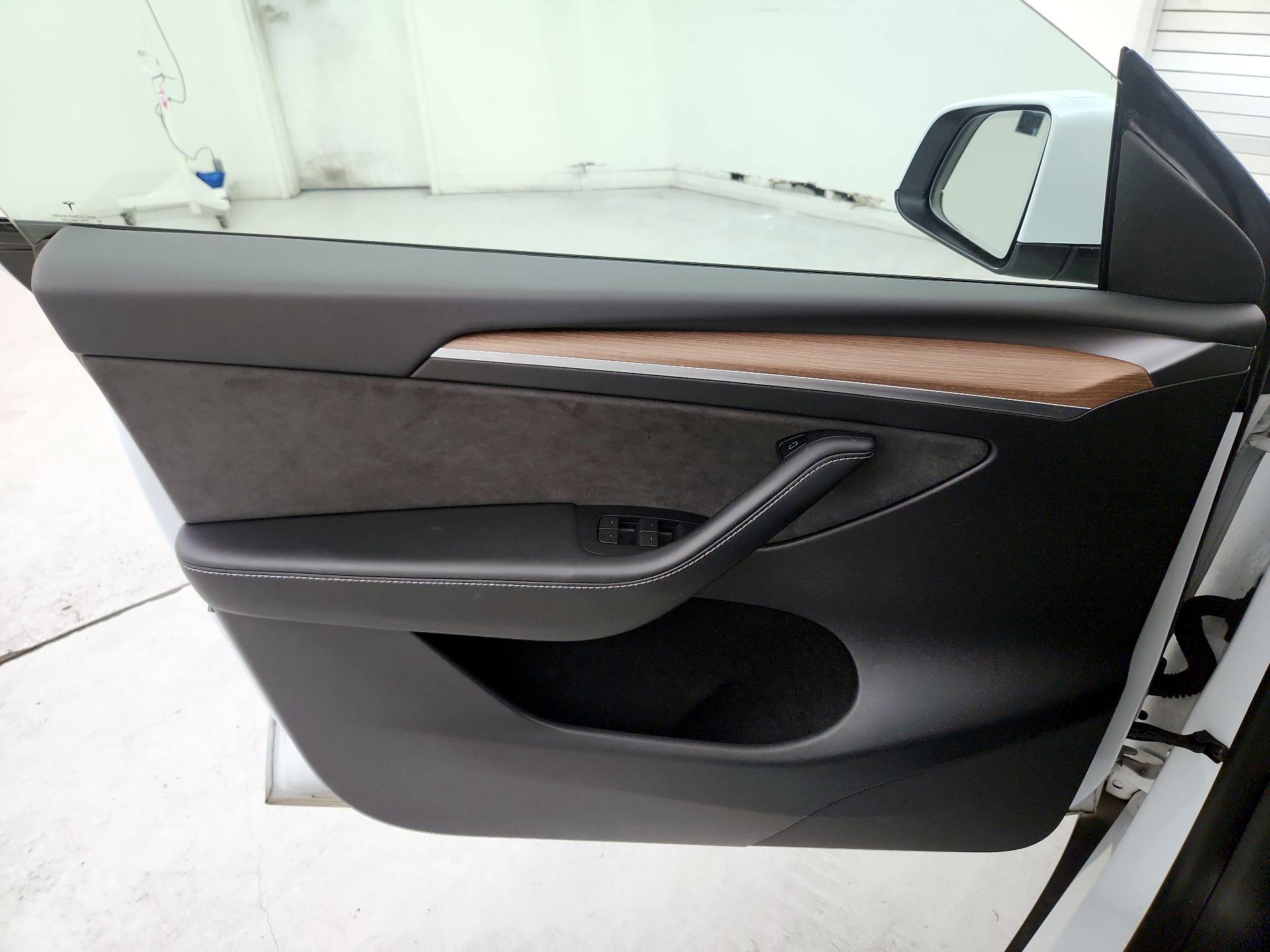 Thumbnail: 2023 Tesla Model Y - 12