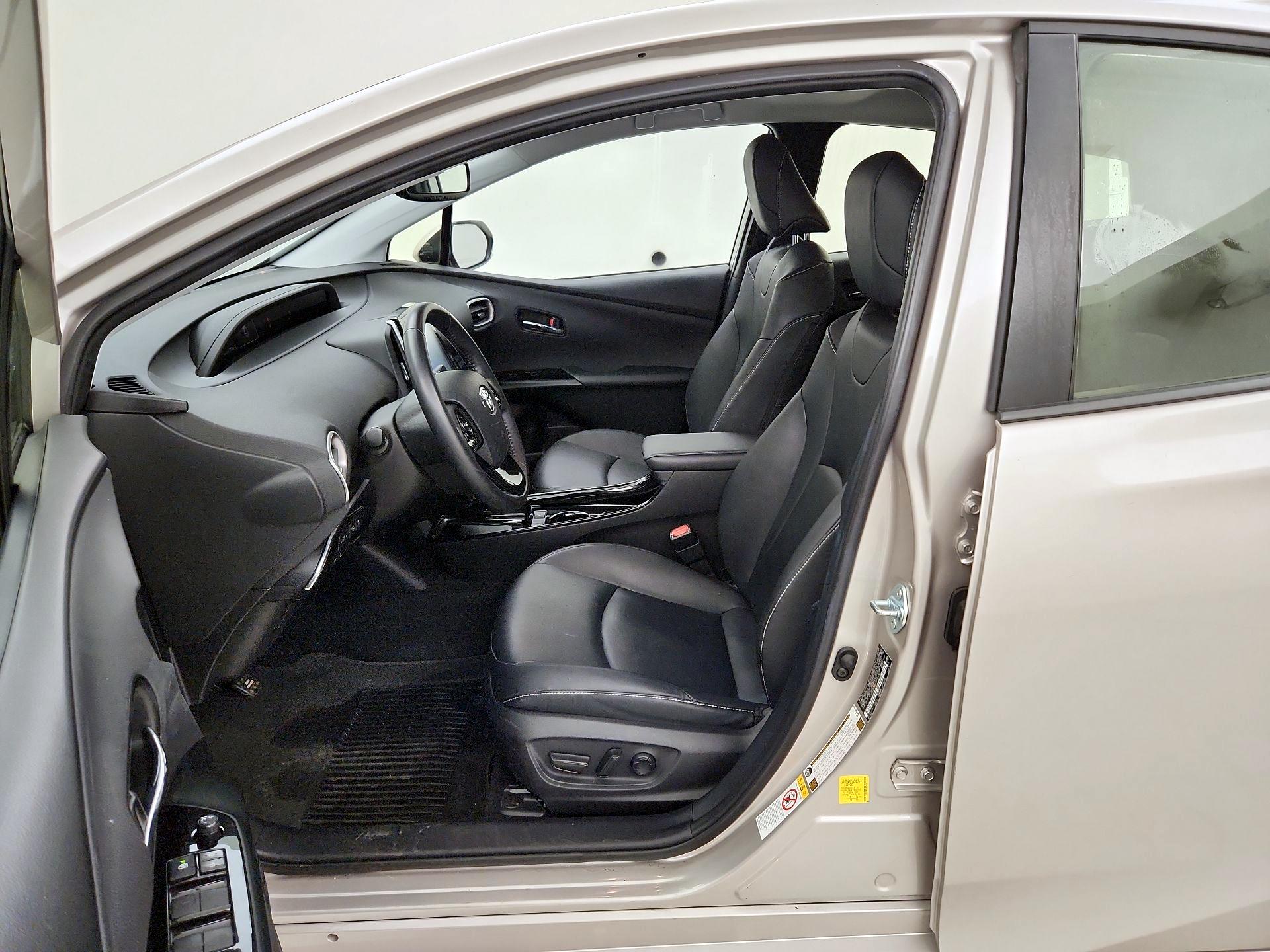 Thumbnail: 2021 Toyota Prius Prime - 11