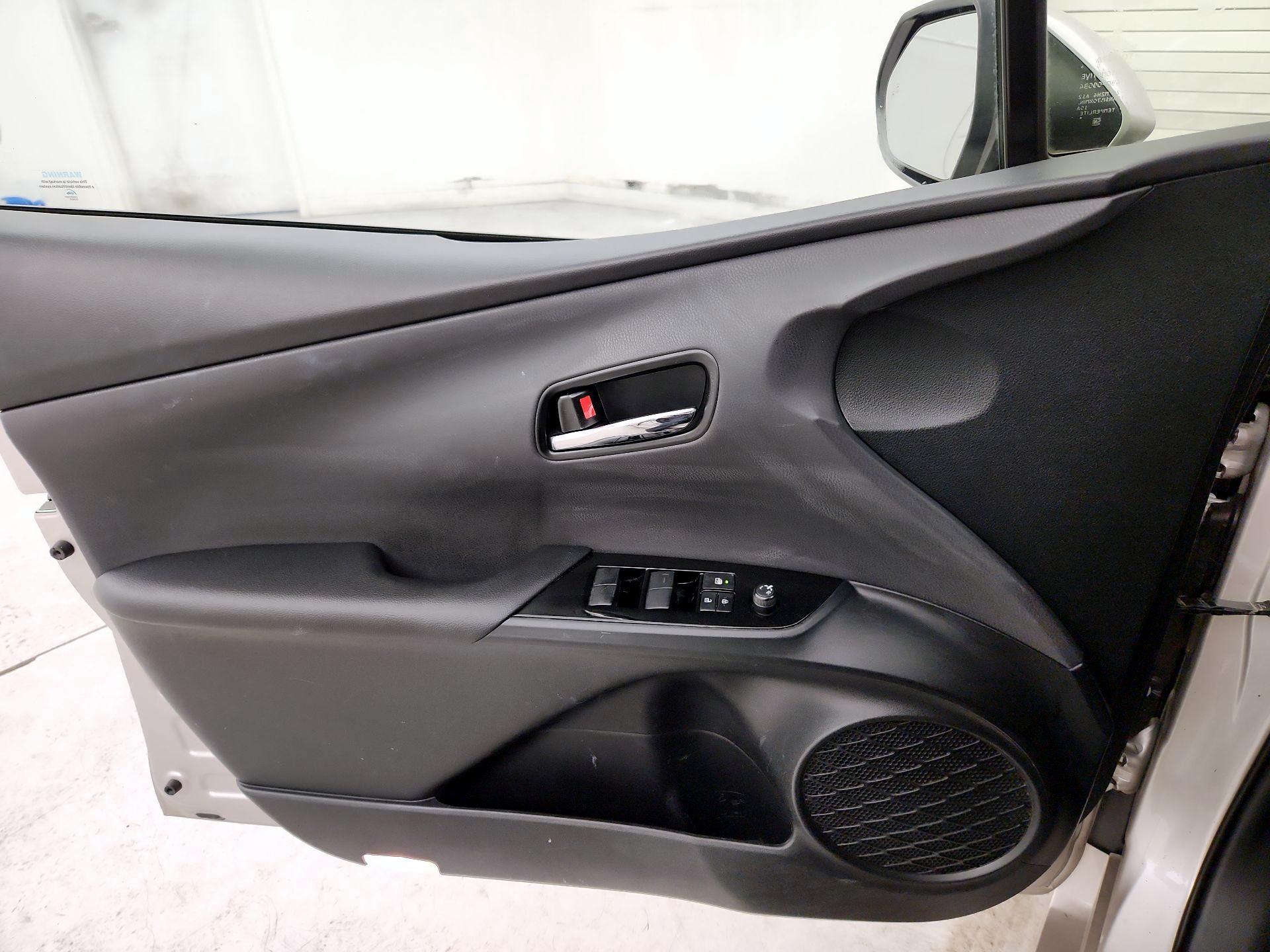 Thumbnail: 2021 Toyota Prius Prime - 12