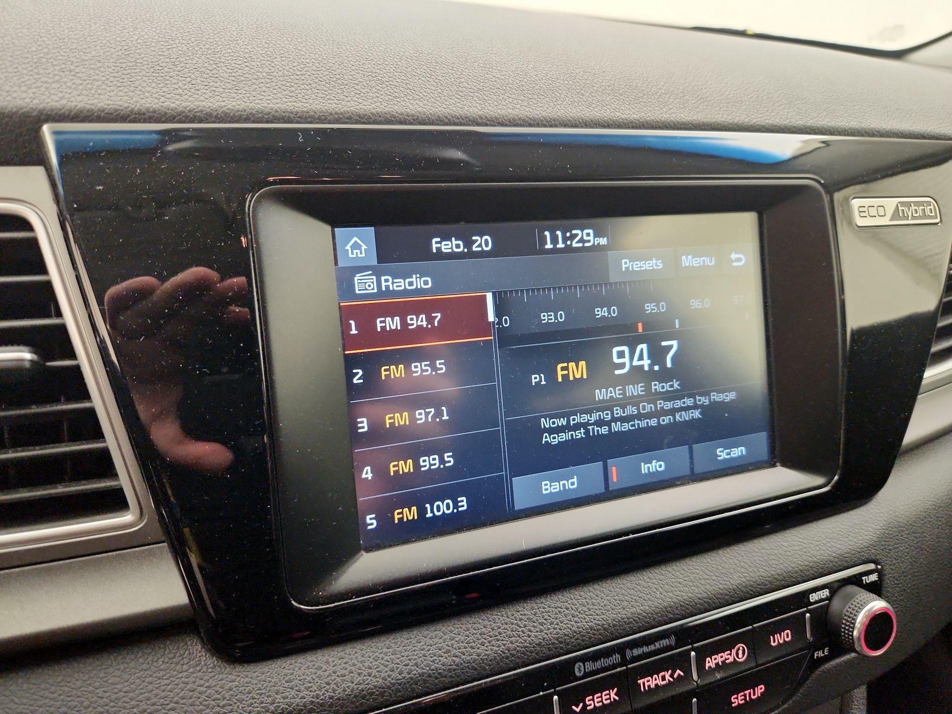 Thumbnail: 2017 Kia Niro - 15