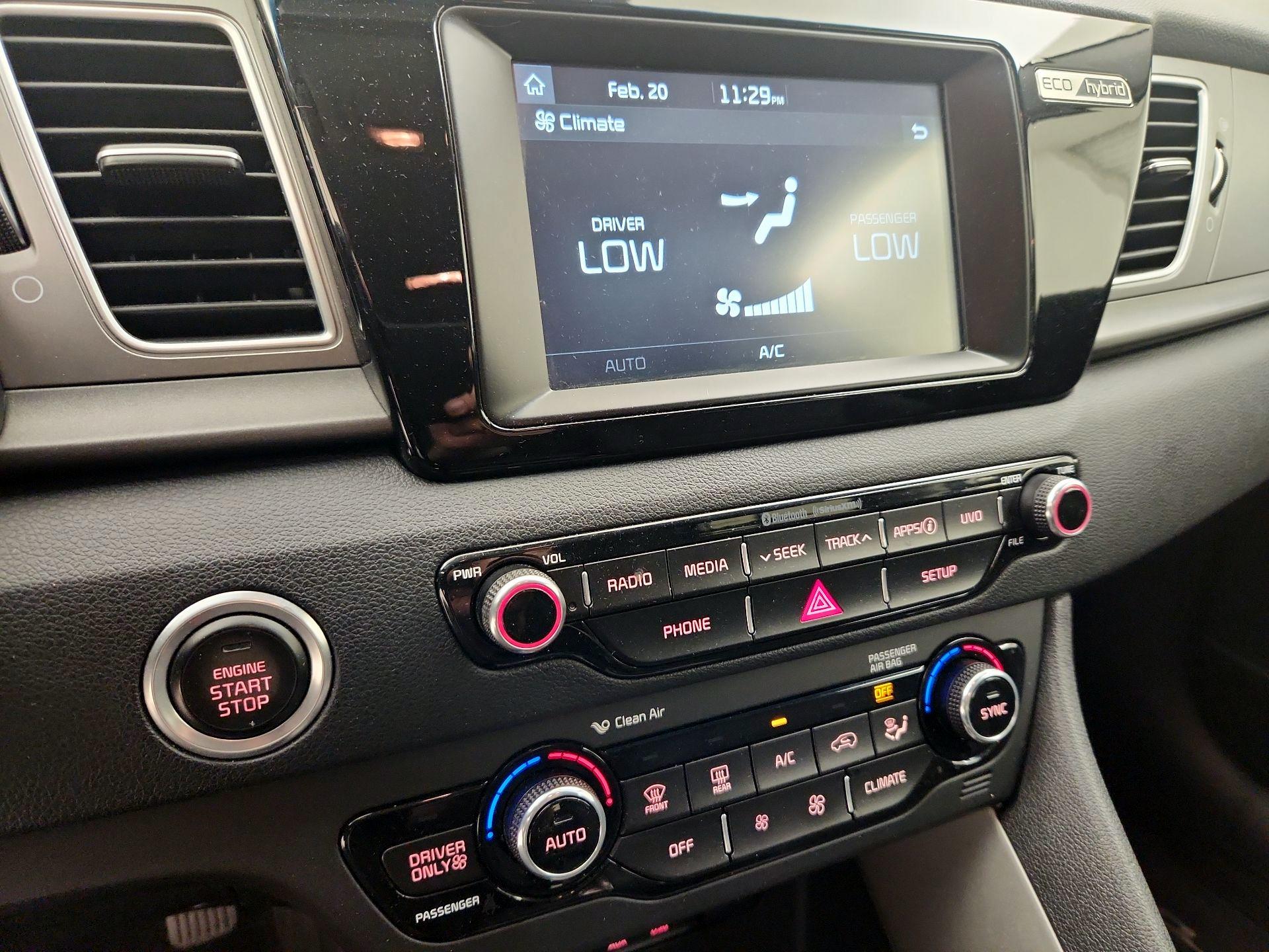 Thumbnail: 2017 Kia Niro - 16