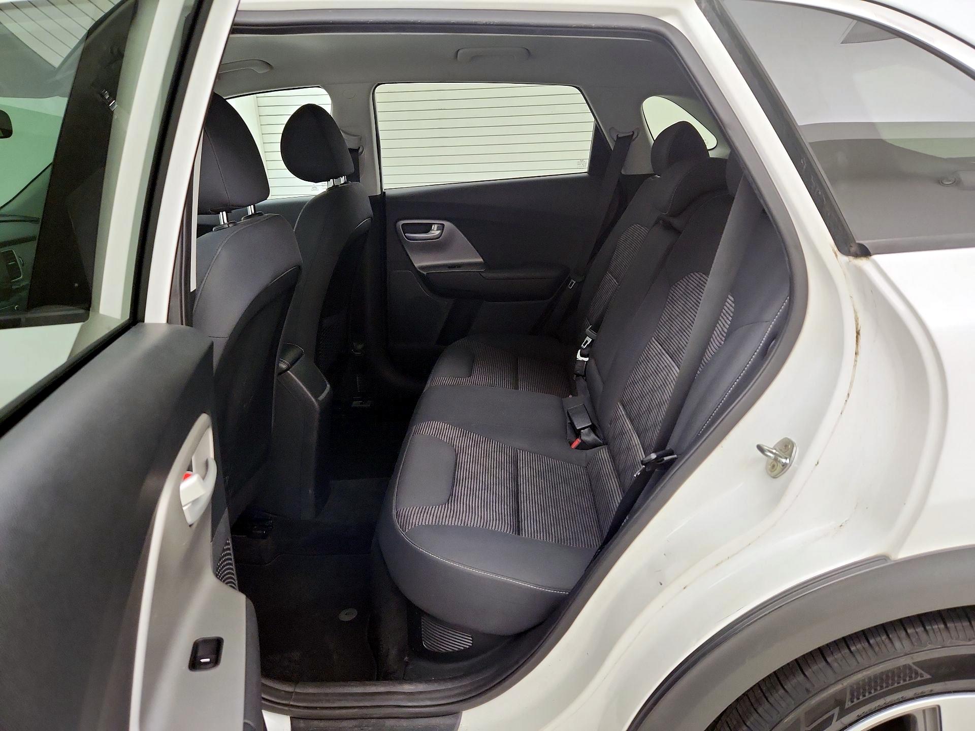 Thumbnail: 2017 Kia Niro - 19