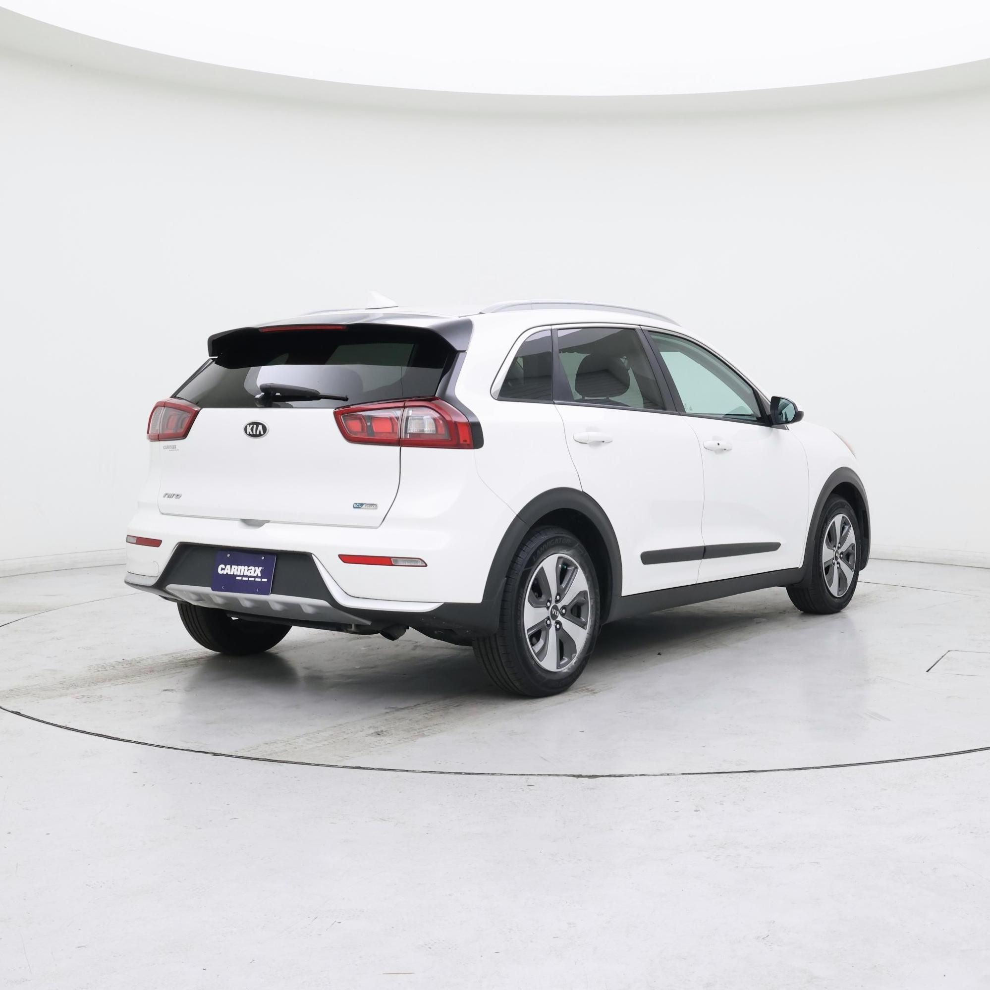 Thumbnail: 2017 Kia Niro - 8