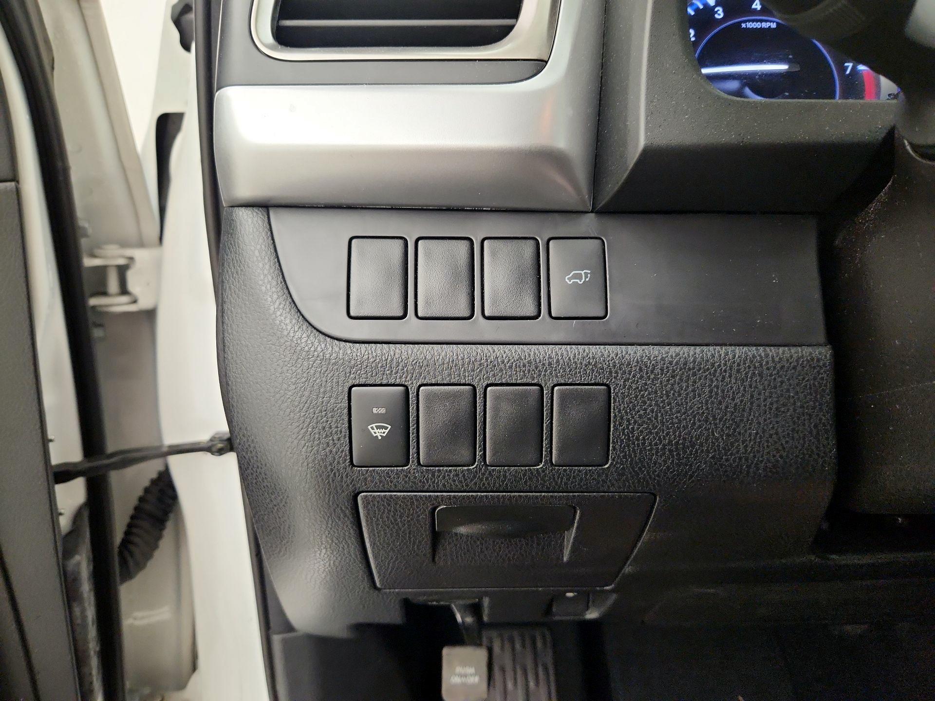 Thumbnail: 2016 Toyota Highlander - 13