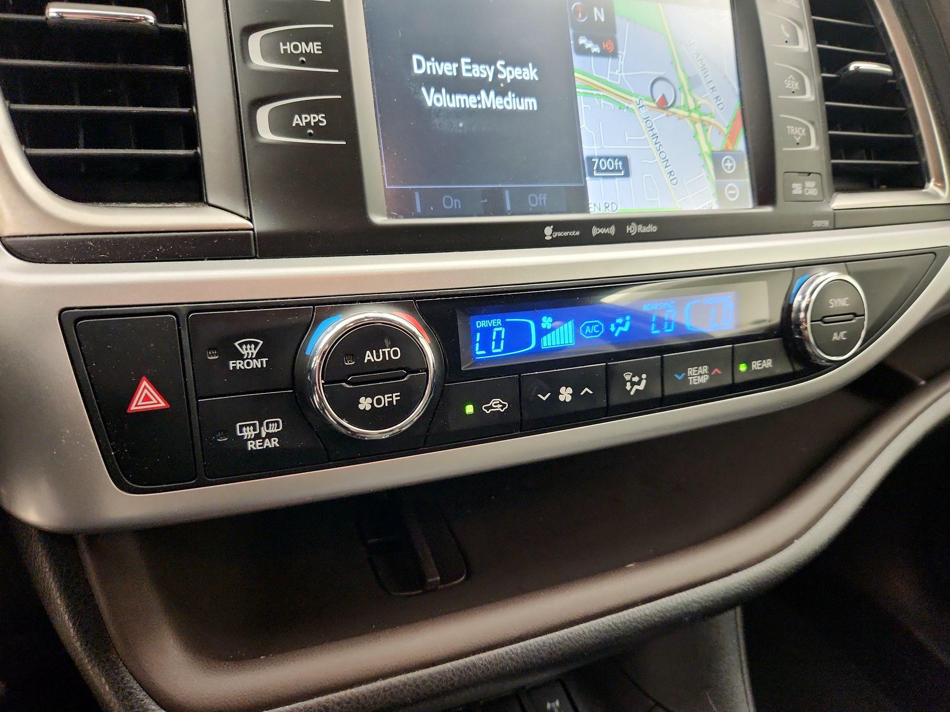 Thumbnail: 2016 Toyota Highlander - 17