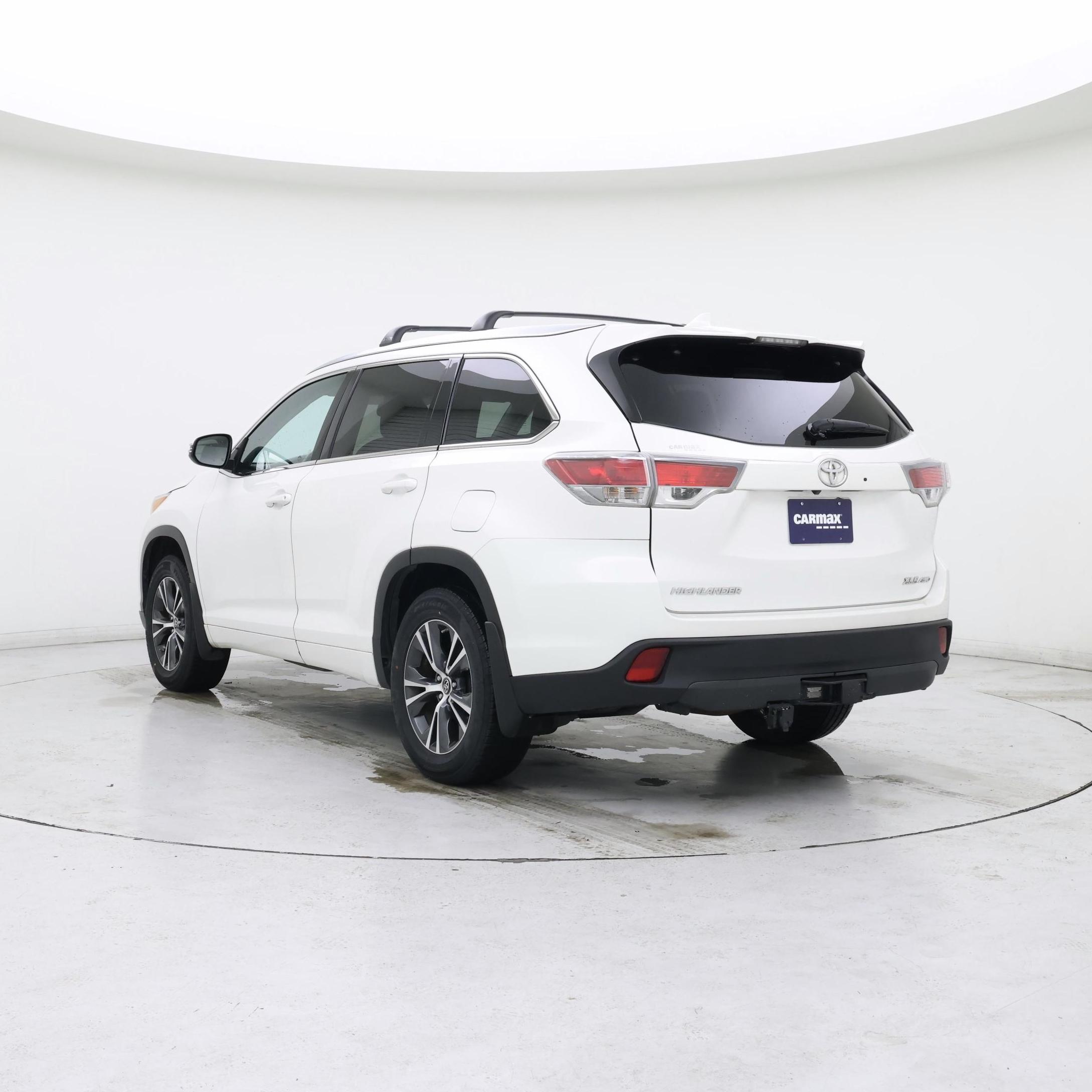 Thumbnail: 2016 Toyota Highlander - 2