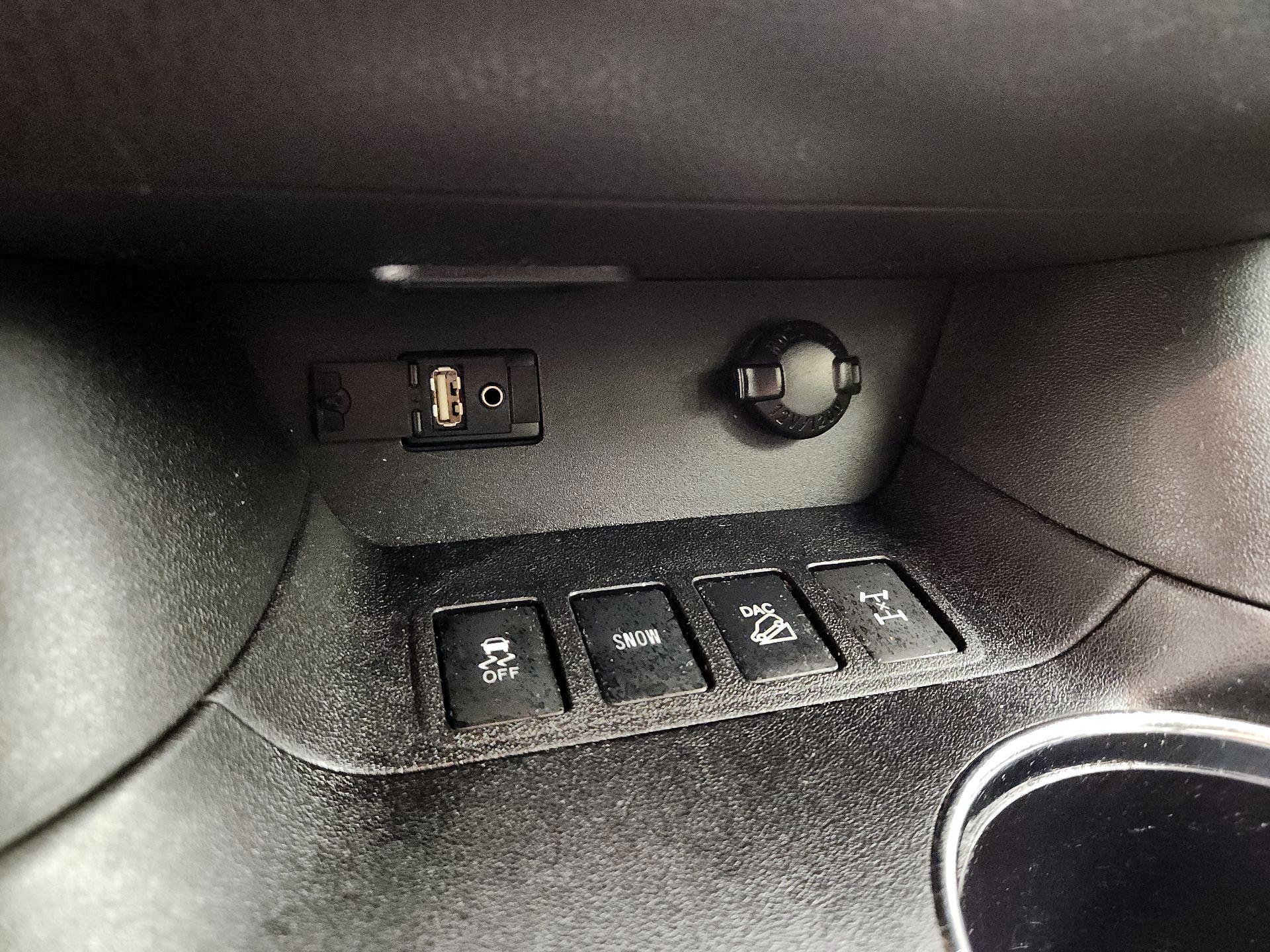 Thumbnail: 2016 Toyota Highlander - 19