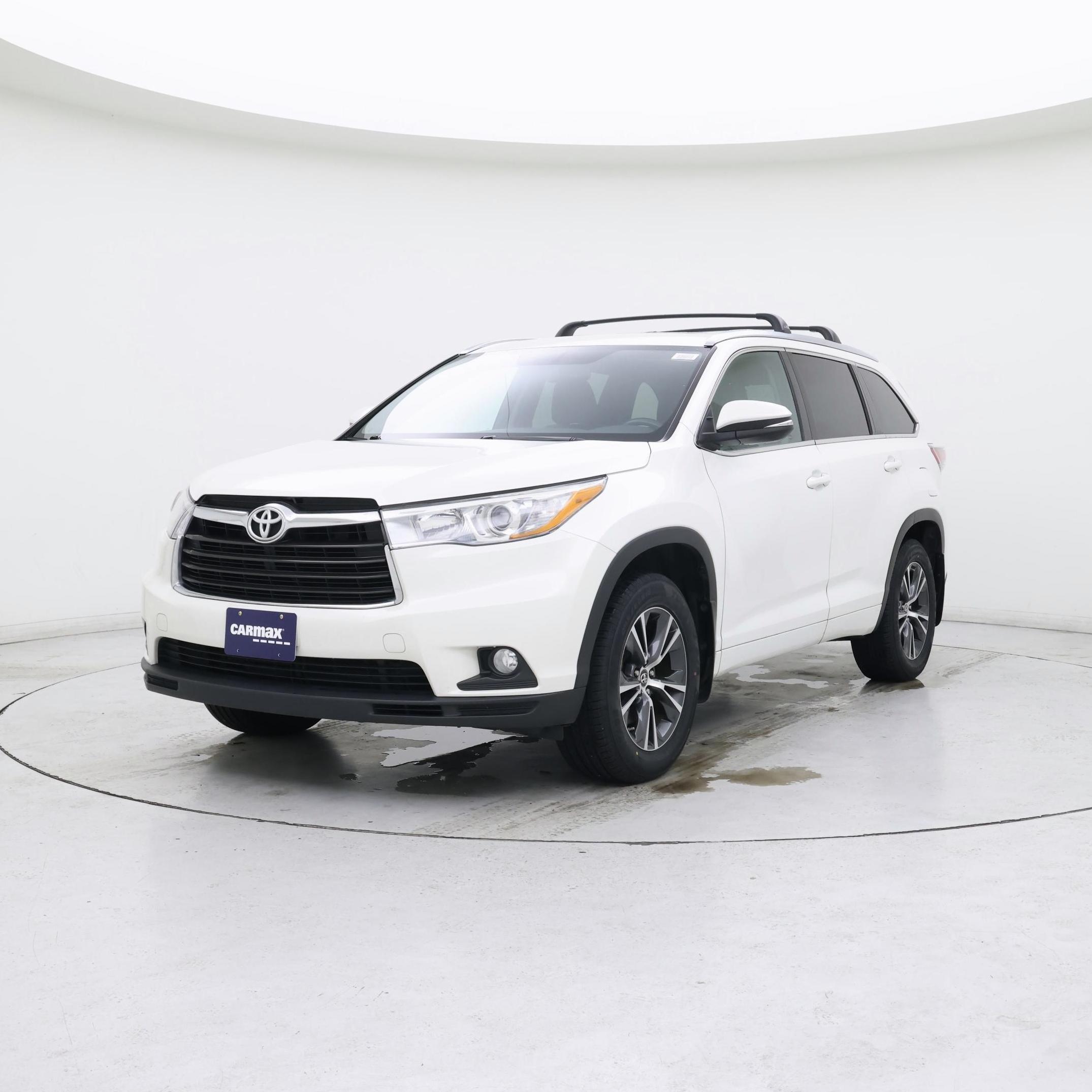 Thumbnail: 2016 Toyota Highlander - 4