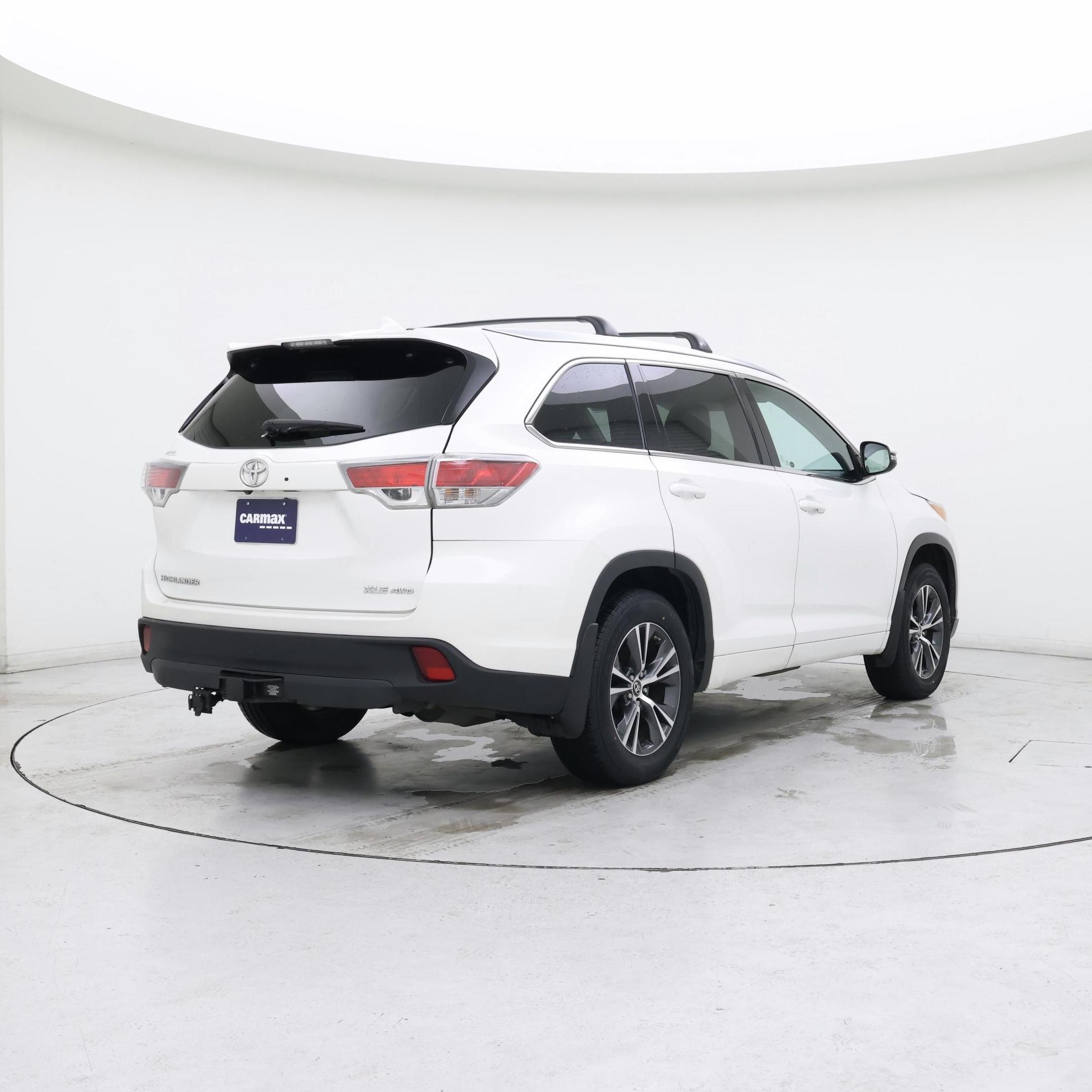 Thumbnail: 2016 Toyota Highlander - 8