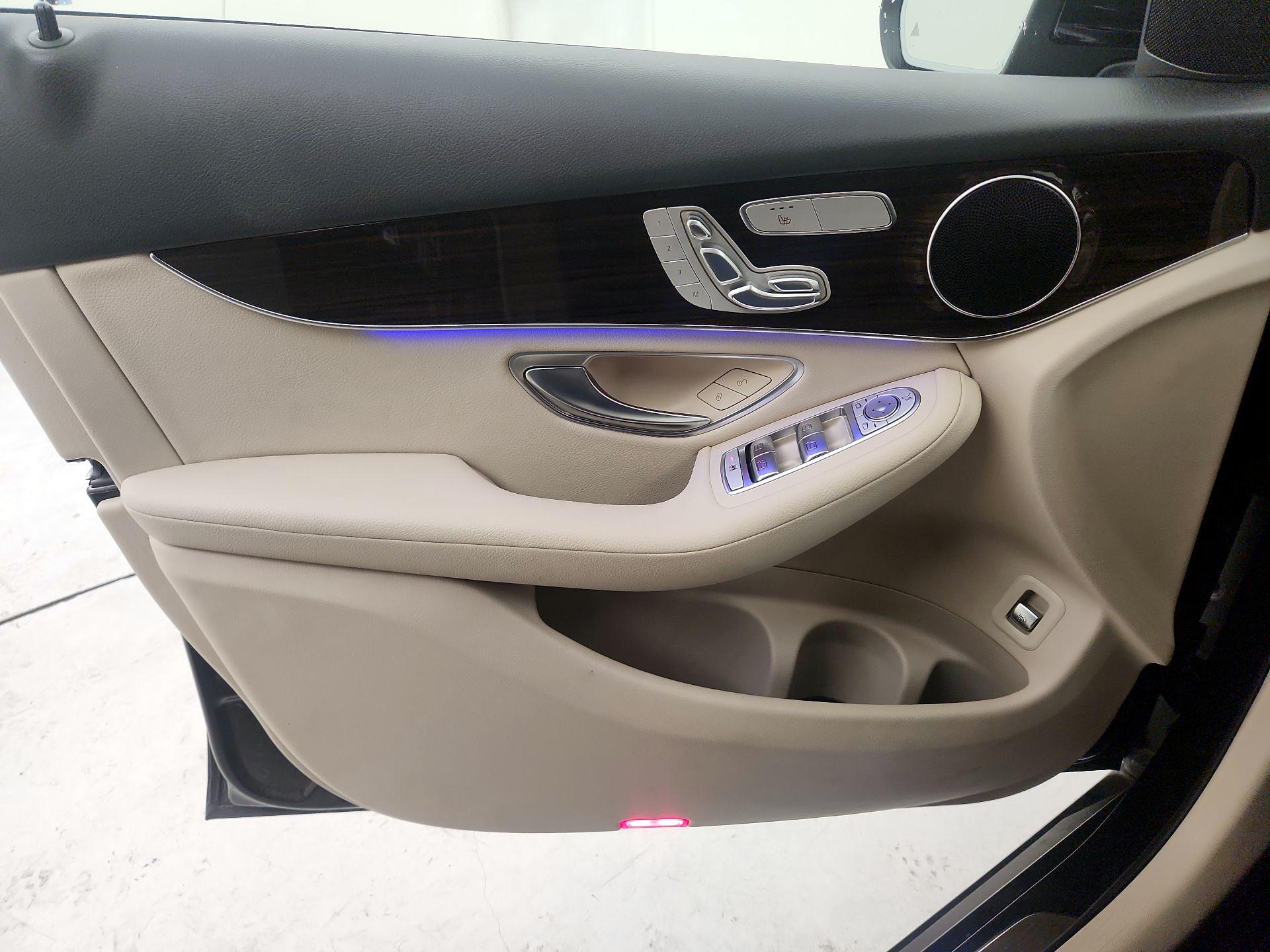 Thumbnail: 2020 Mercedes-Benz GLC - 12