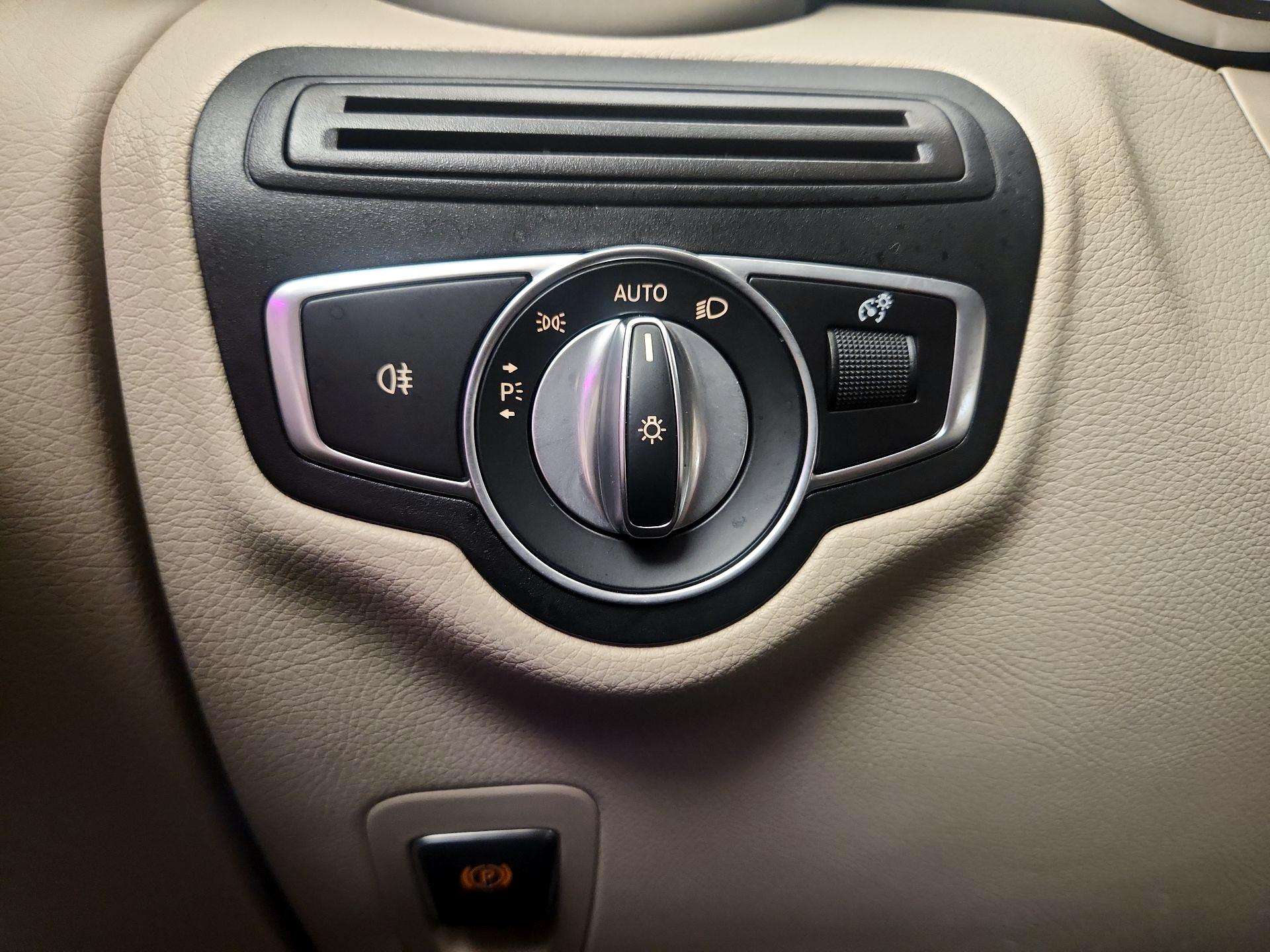 Thumbnail: 2020 Mercedes-Benz GLC - 13