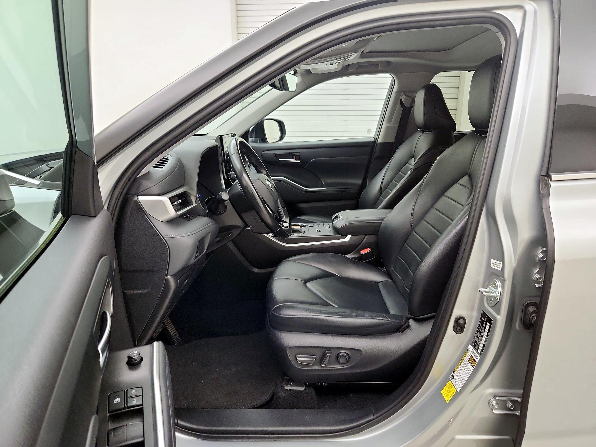 Thumbnail: 2021 Toyota Highlander - 11