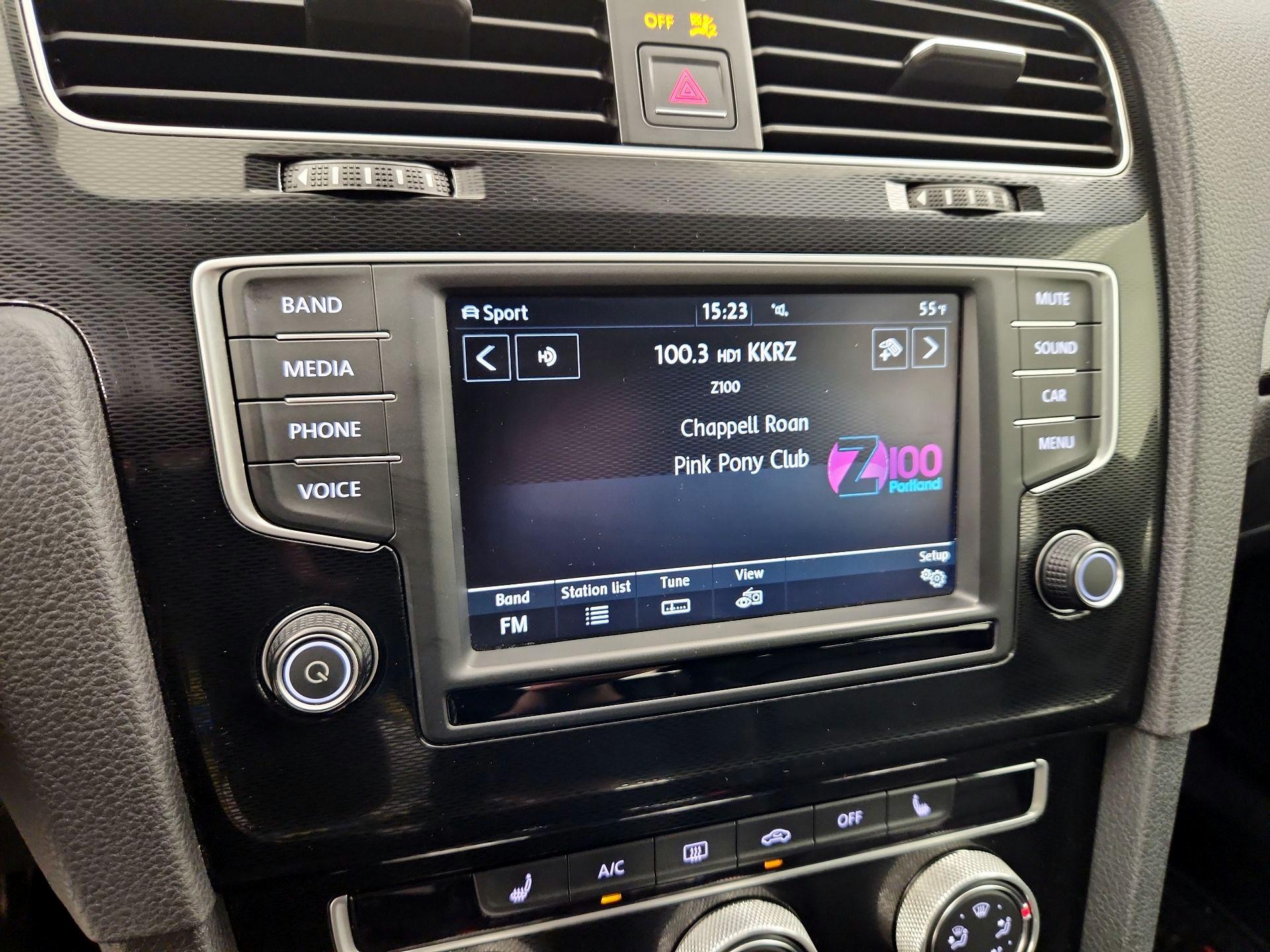 Thumbnail: 2017 Volkswagen Golf - 15