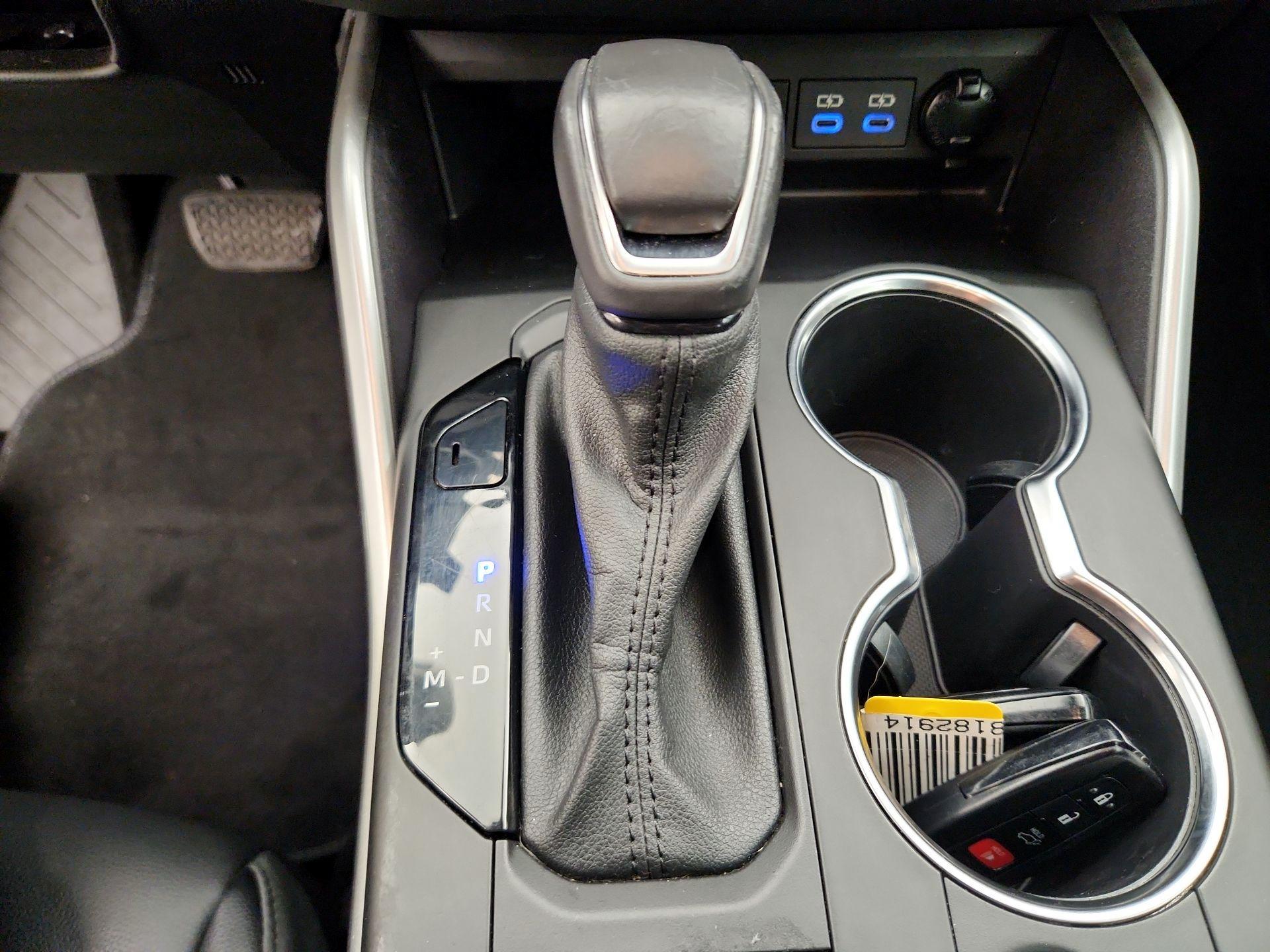 Thumbnail: 2022 Toyota Highlander - 17