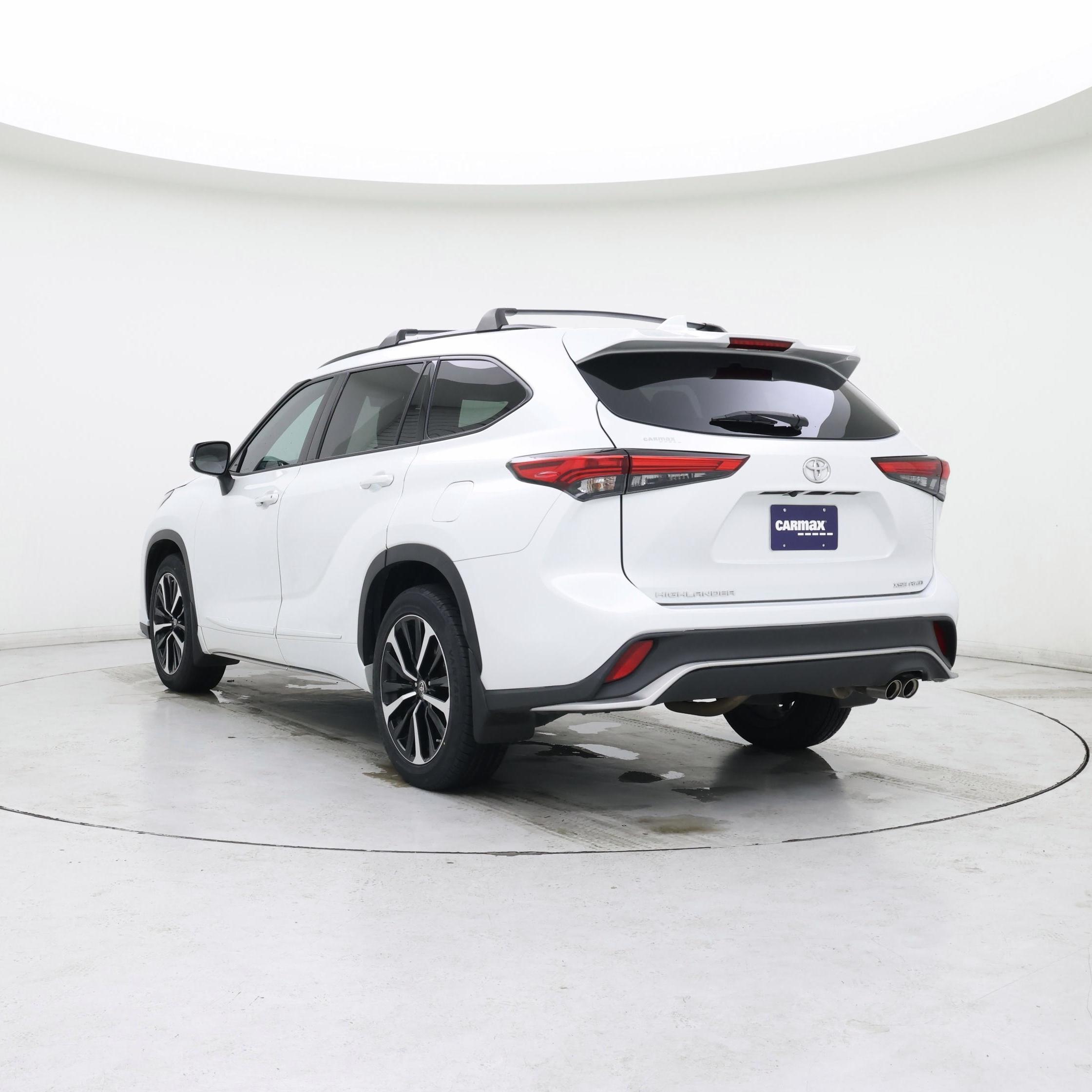 Thumbnail: 2022 Toyota Highlander - 2