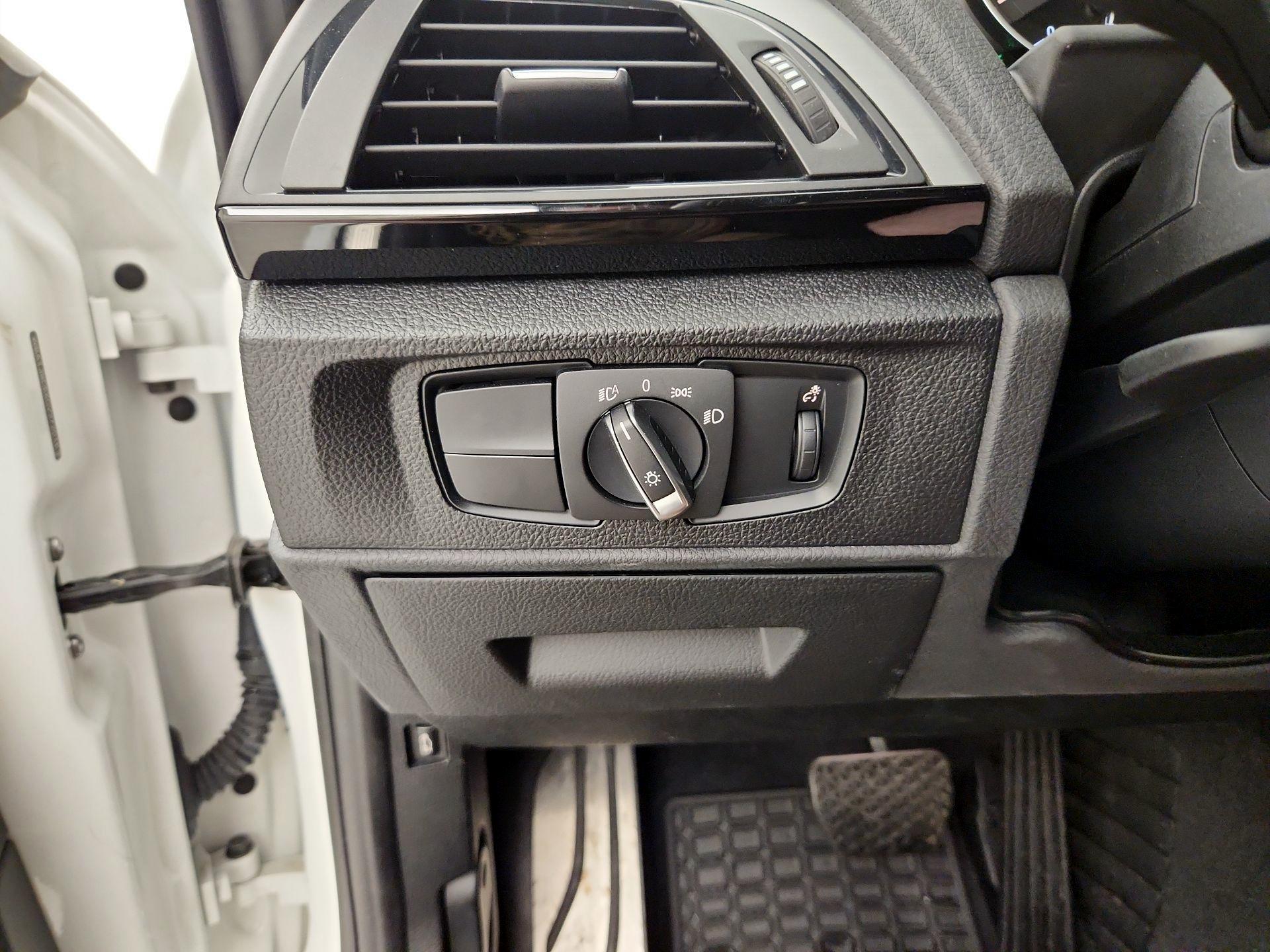 Thumbnail: 2016 BMW 2 Series - 13